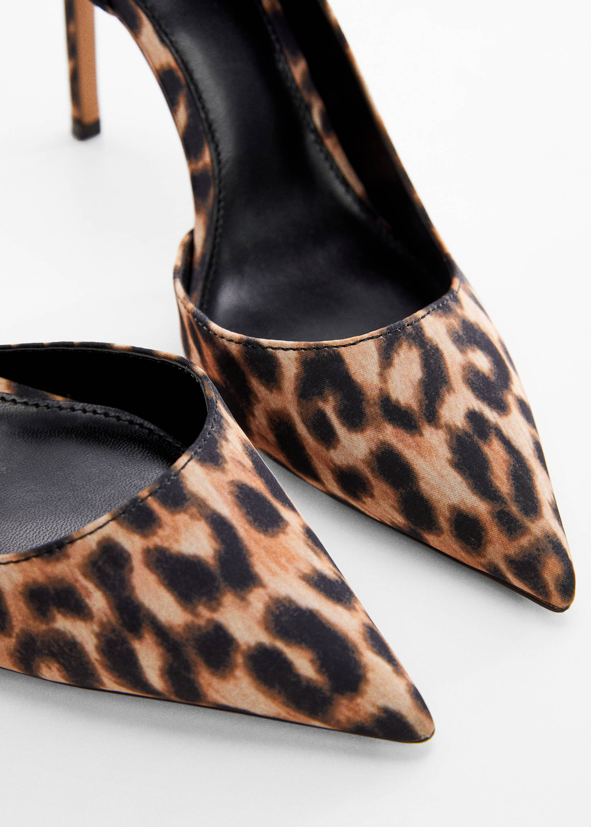 Leopard-print heeled shoes - Details of the article 2
