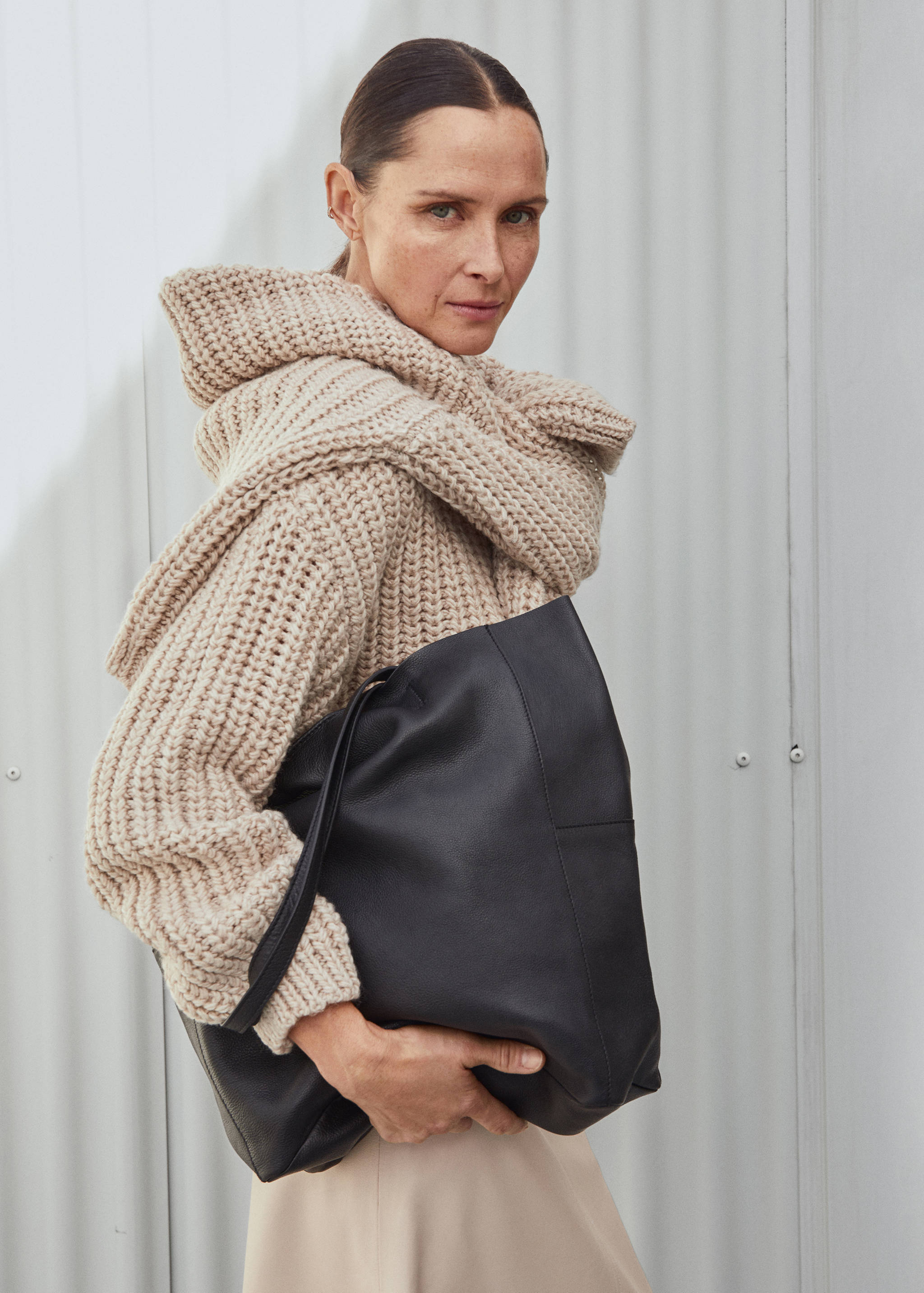 Leather shopper bag - General plane