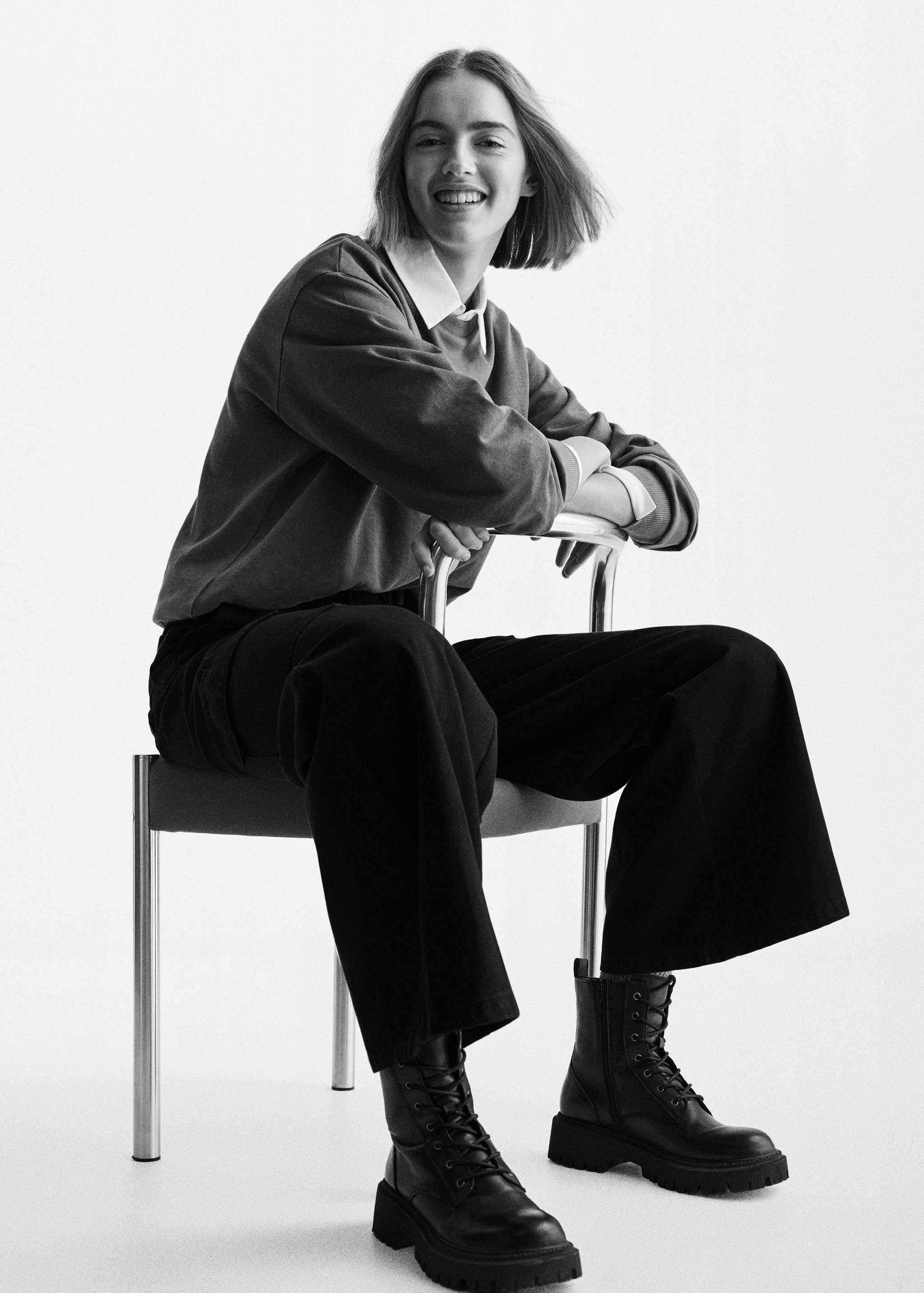 Cargo trousers with pocket - Details of the article 2