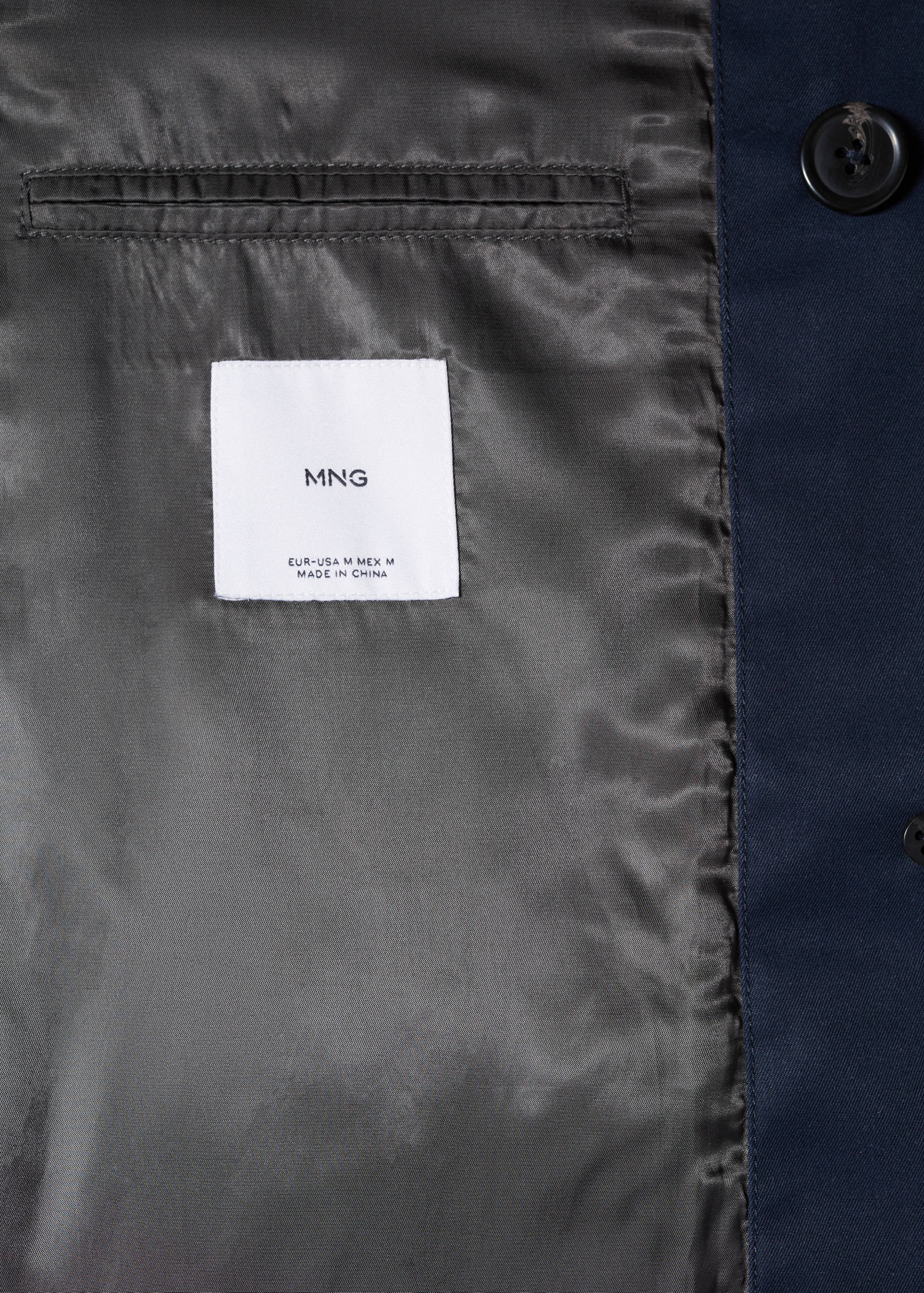 Classic water-repellent trench coat - Details of the article 0