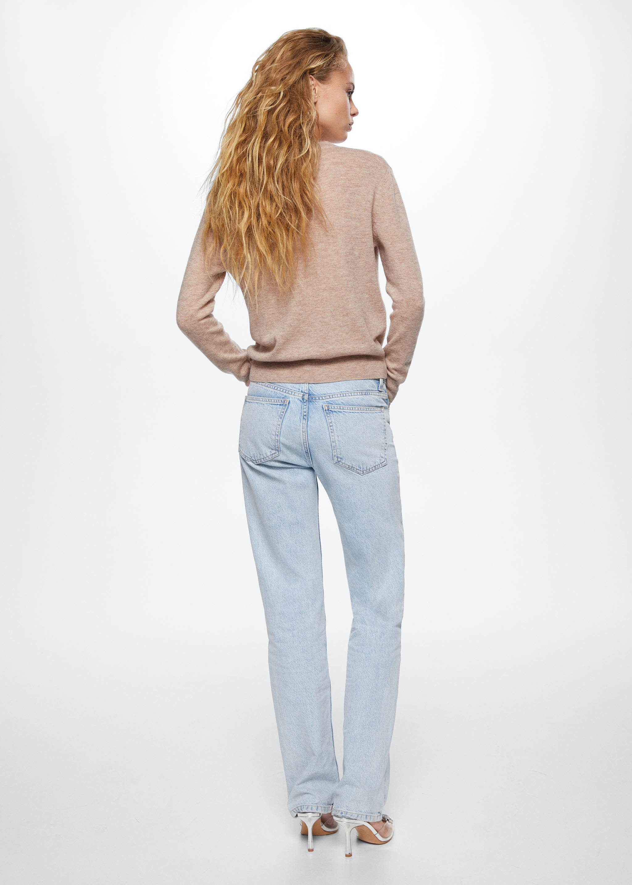 100% wool v-neck sweater - Reverse of the article