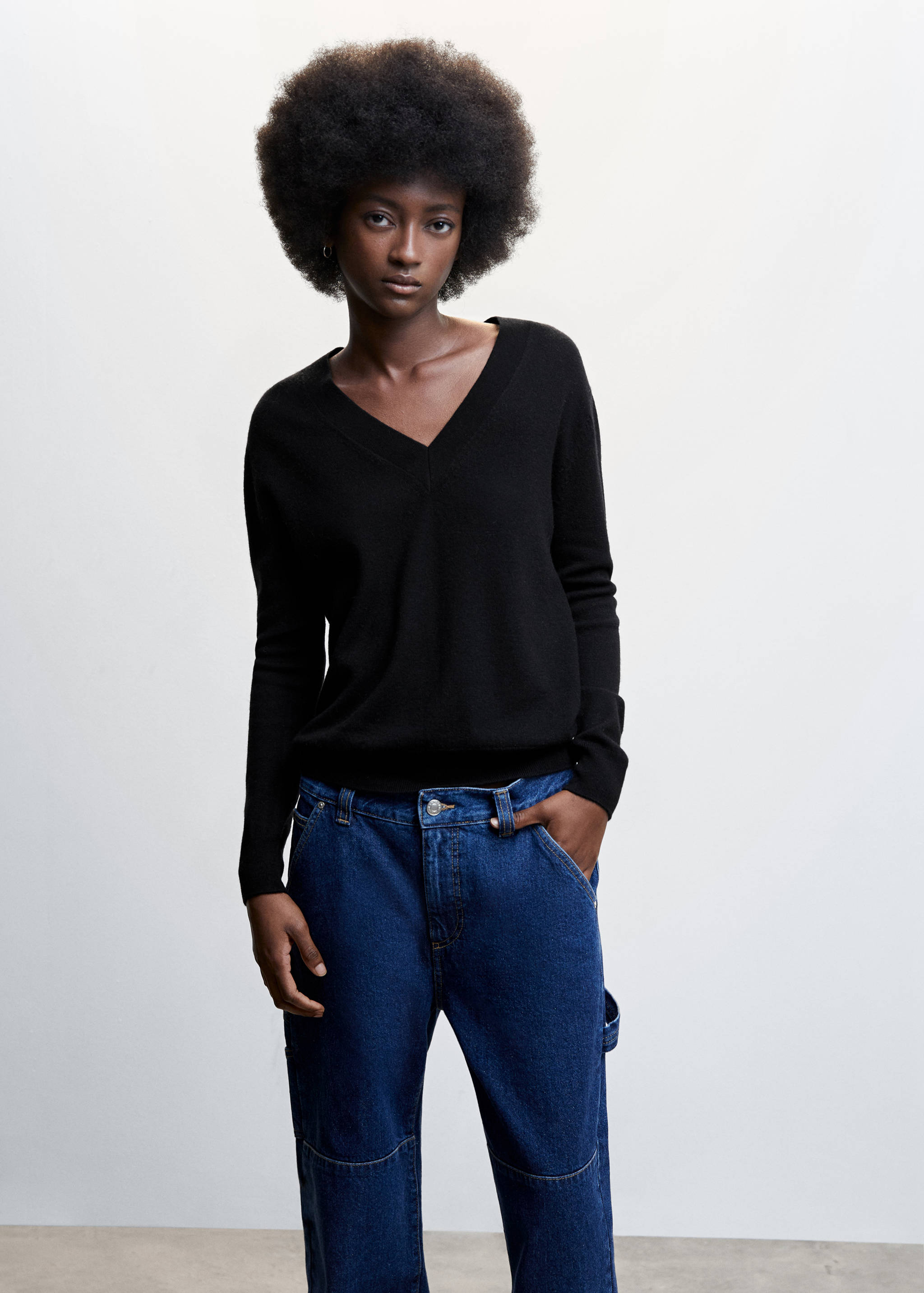 100% wool v-neck sweater - Medium plane