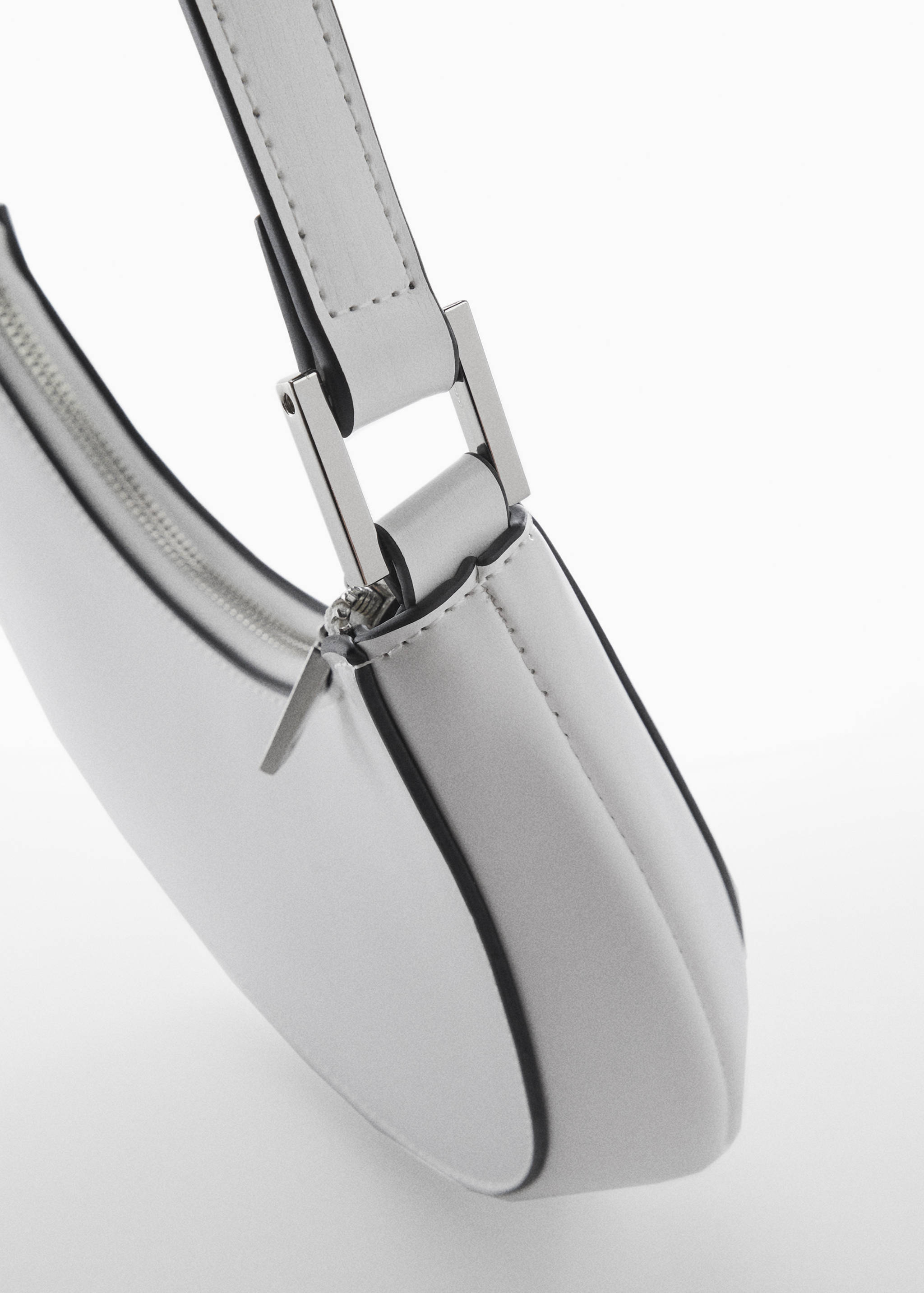 Ovale Tasche mit kurzem Henkel - Detail des Artikels 1