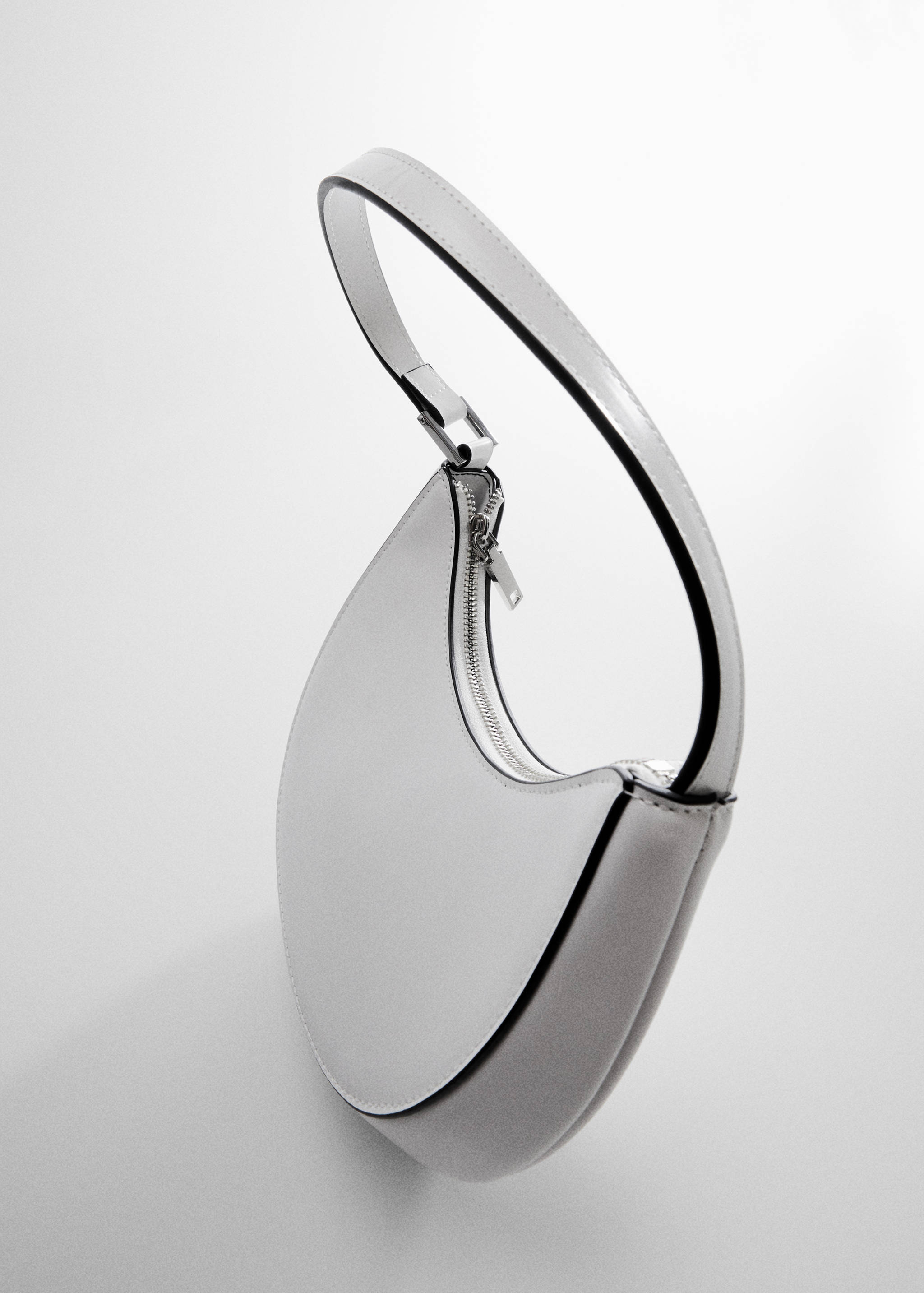 Ovale Tasche mit kurzem Henkel - Detail des Artikels 6