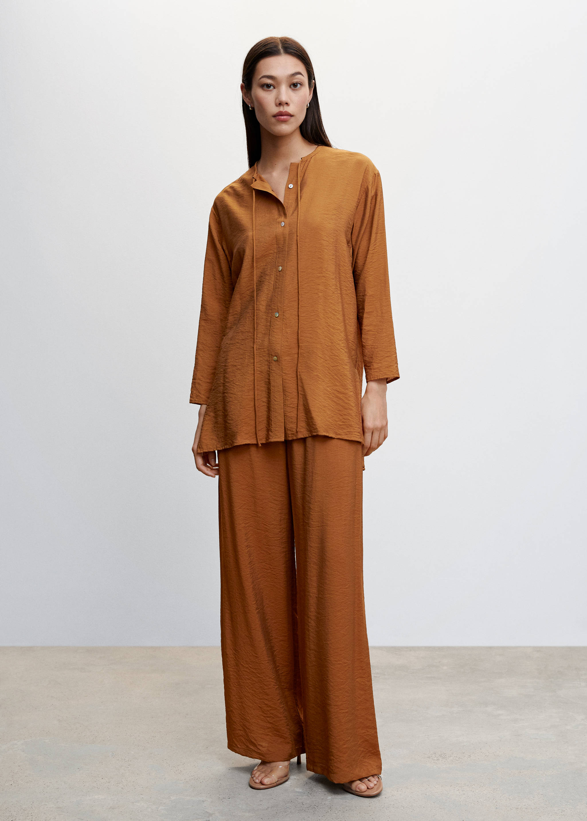 Satin lace blouse - General plane