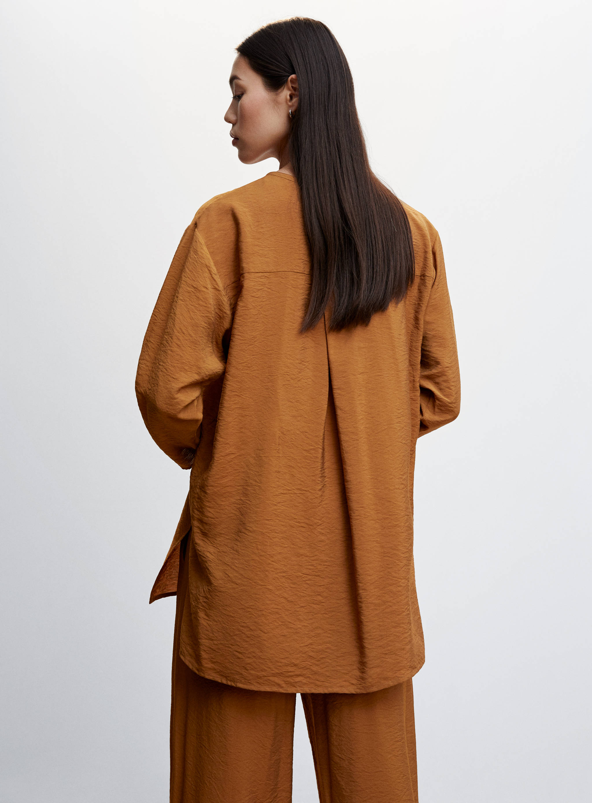 Satin lace blouse - Reverse of the article