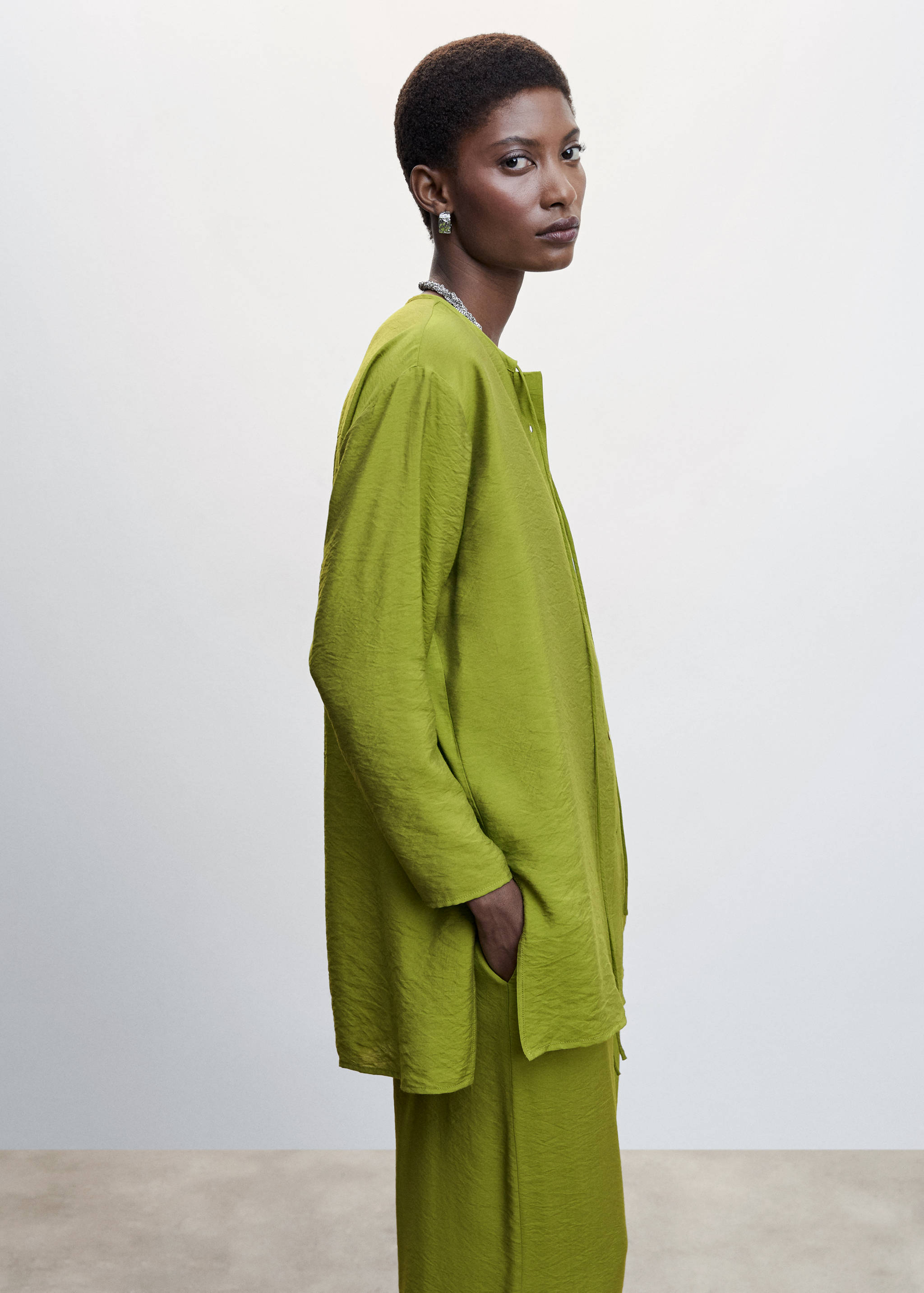 Satin lace blouse - Details of the article 1