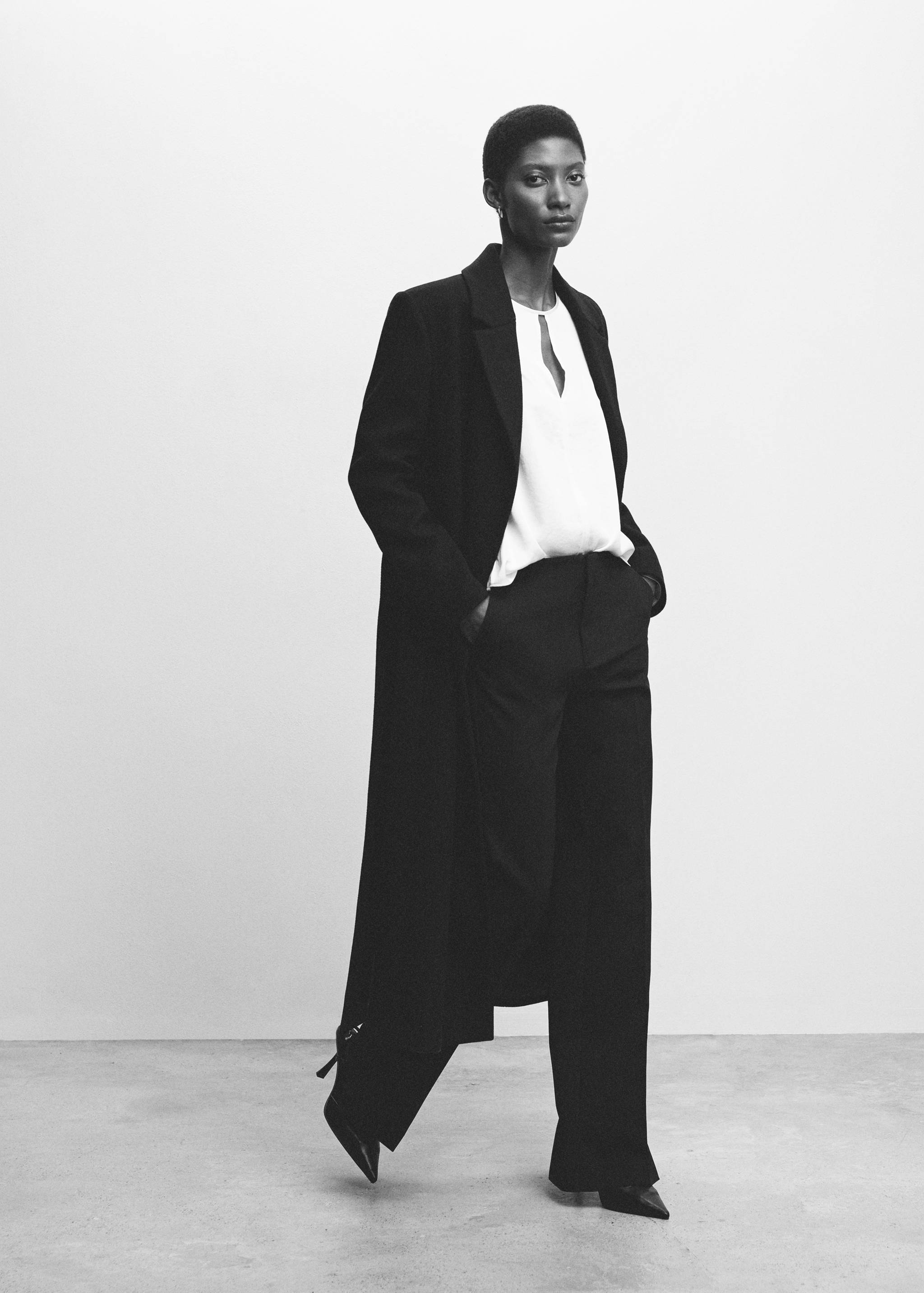 Saténová blůza s průstřihem - Detail zboží 2