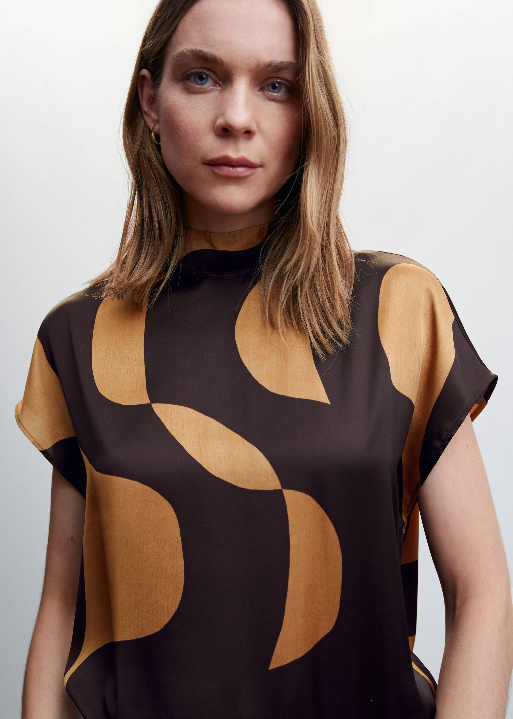 High neck printed blouse - Details of the article 6