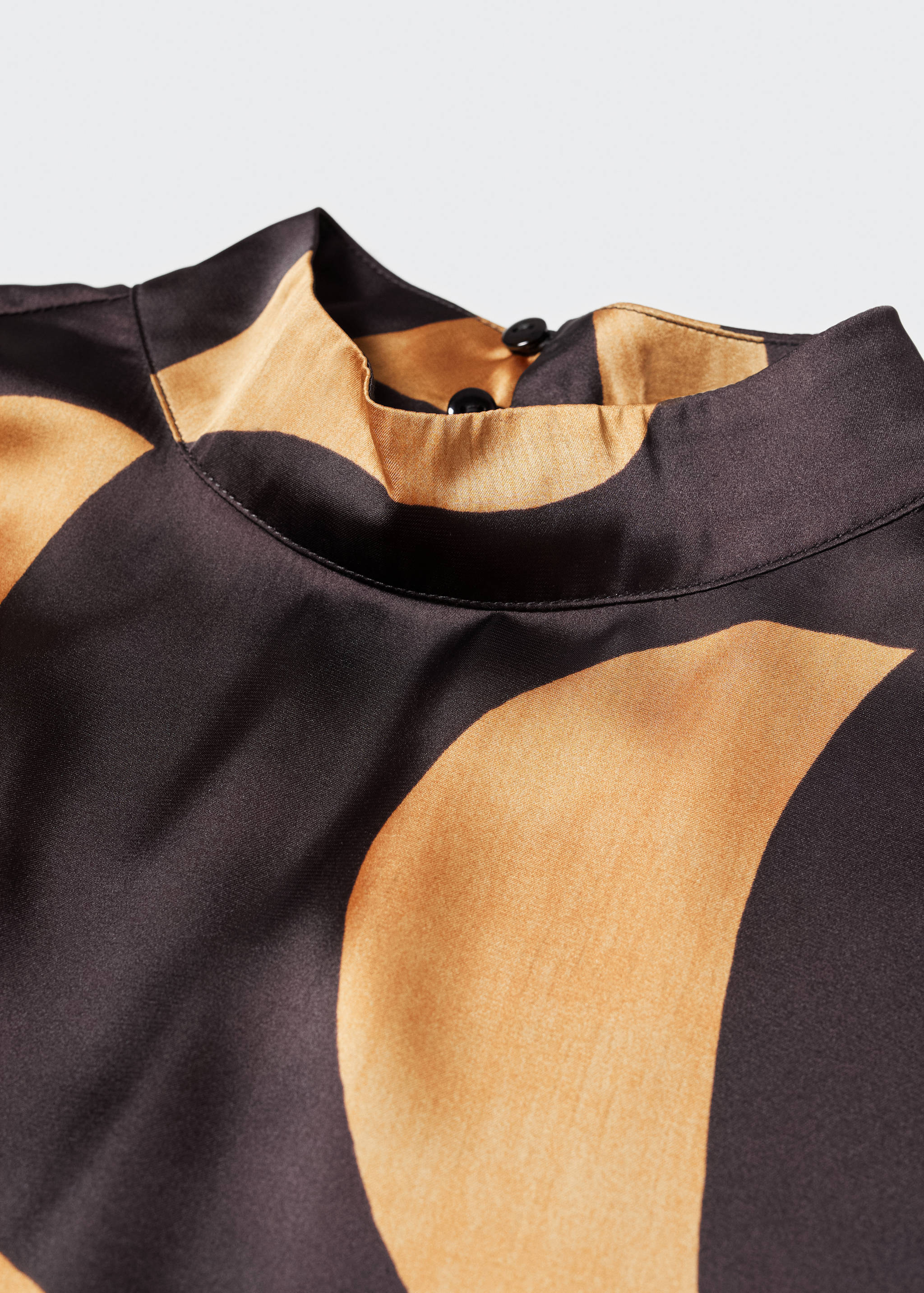 High neck printed blouse - Details of the article 8