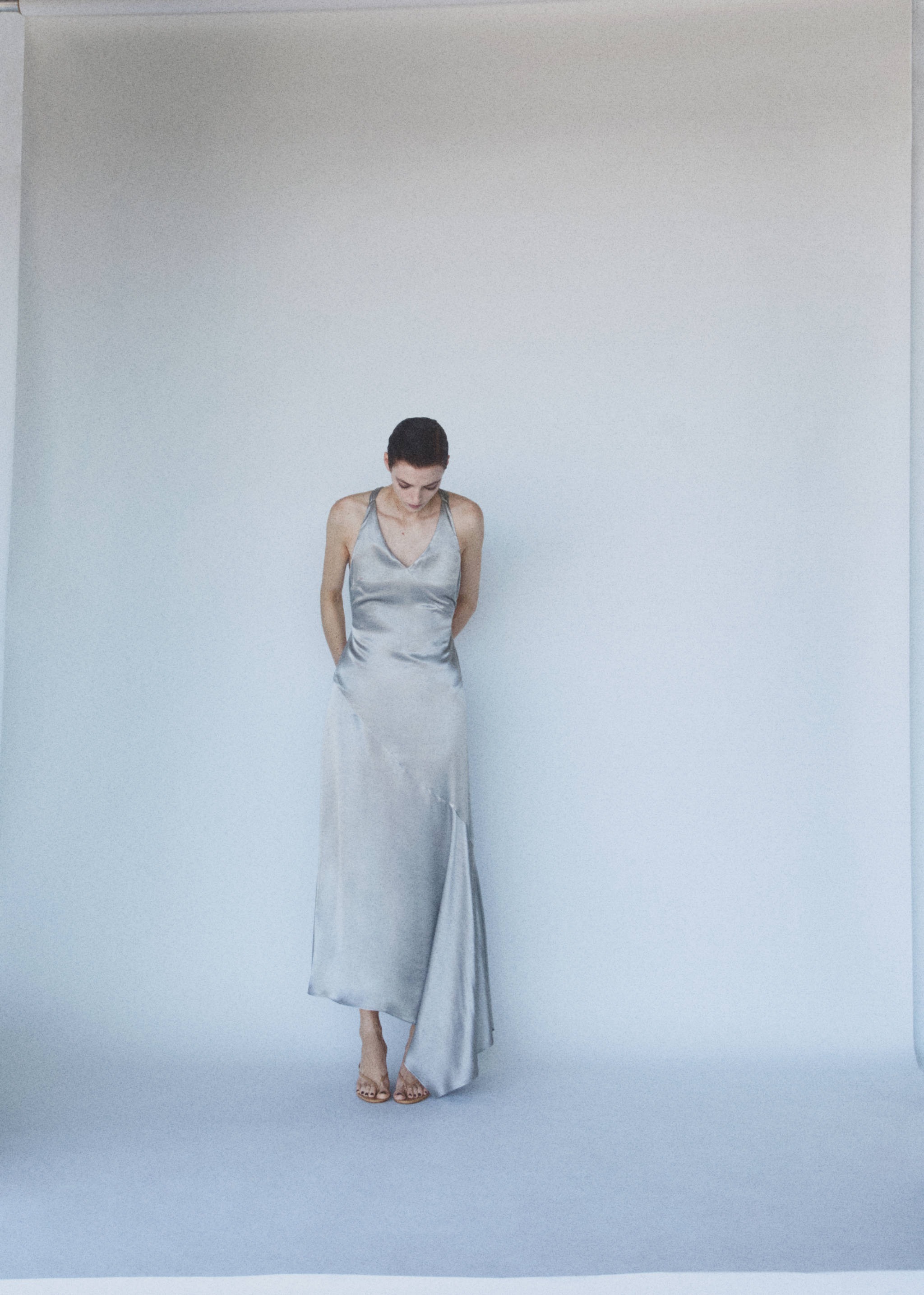 Asymmetrical satin-finish dress with asymmetrical hem - Details of the article 6