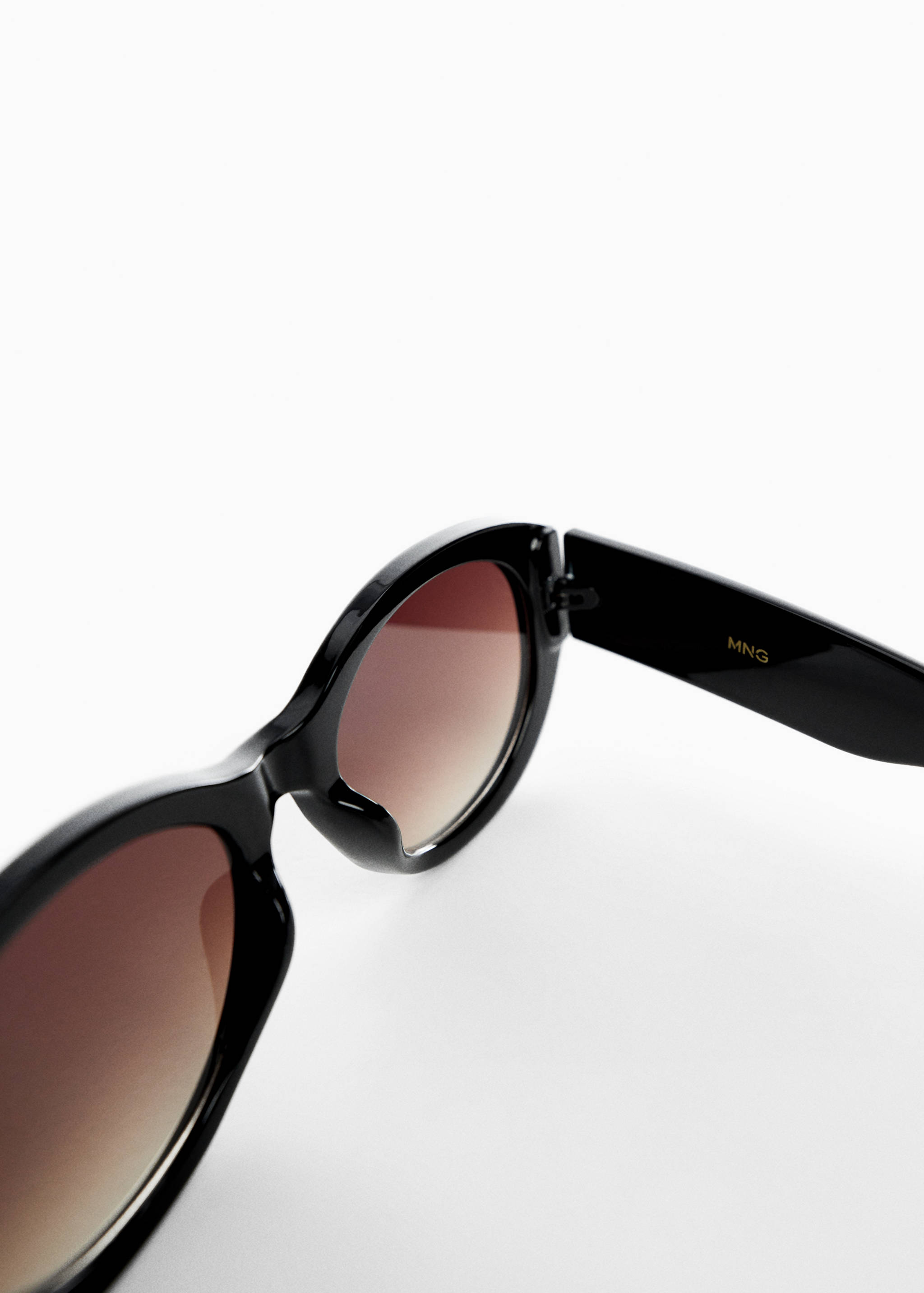 Oval sunglasses - Details of the article 1