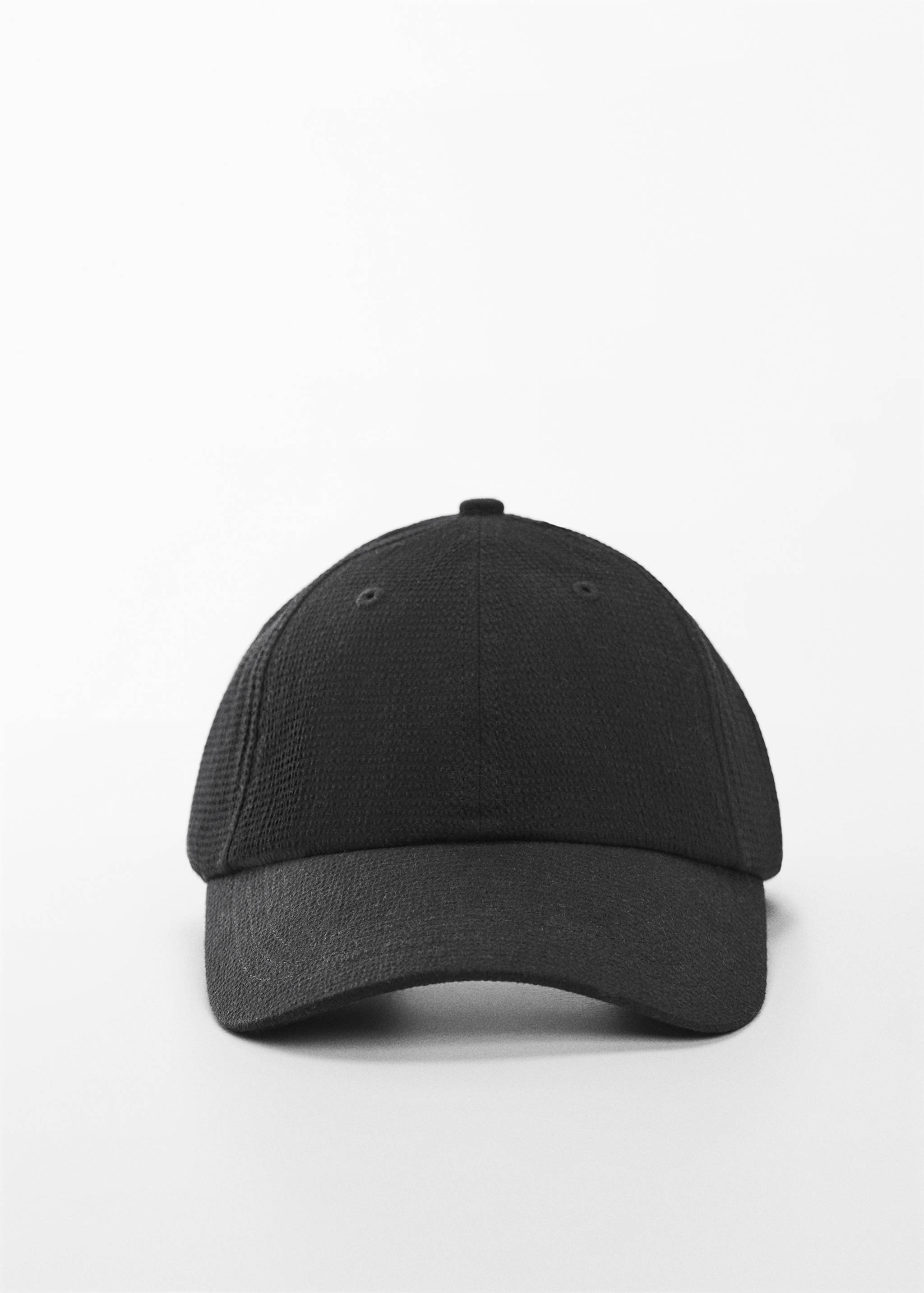 Textured cap with visor - Medium plane
