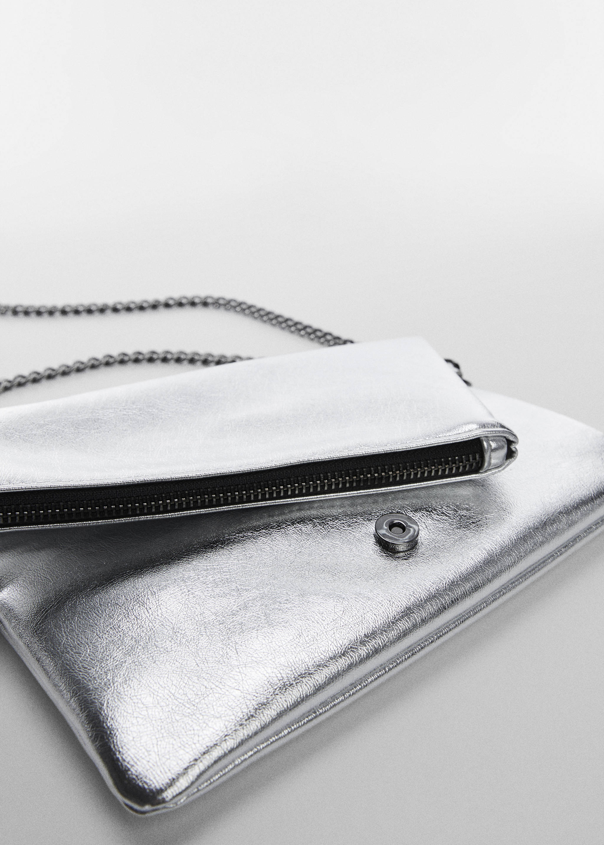 Flap chain bag - Details of the article 1