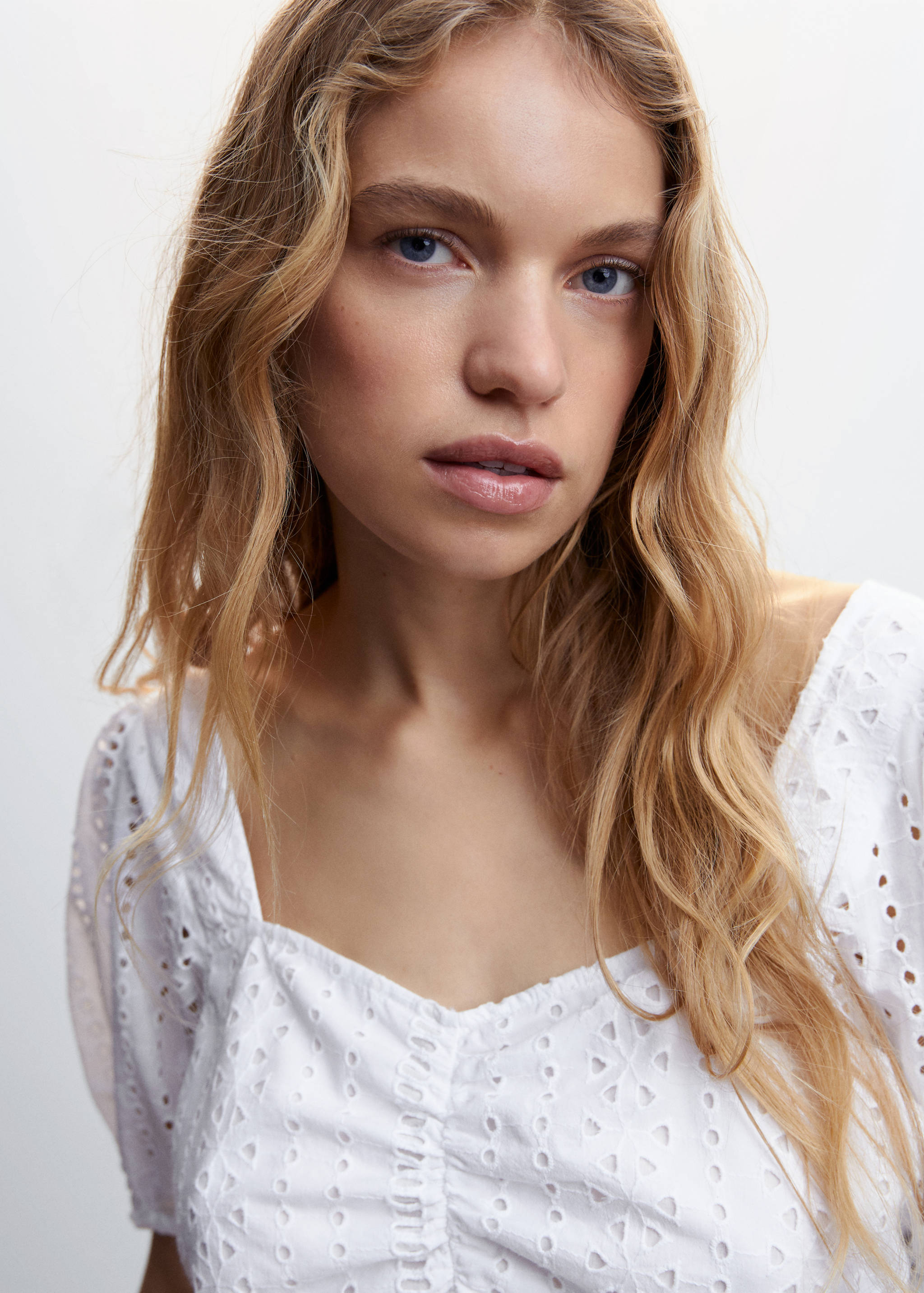 Top detalles troquelados - Detalle del artículo 1