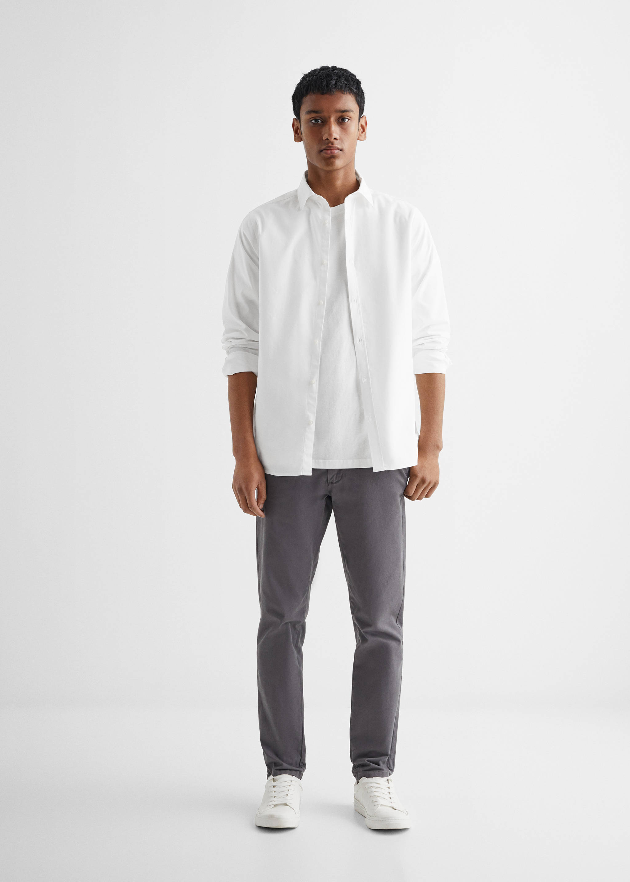 Basic slim-fit cotton shirt - General plane