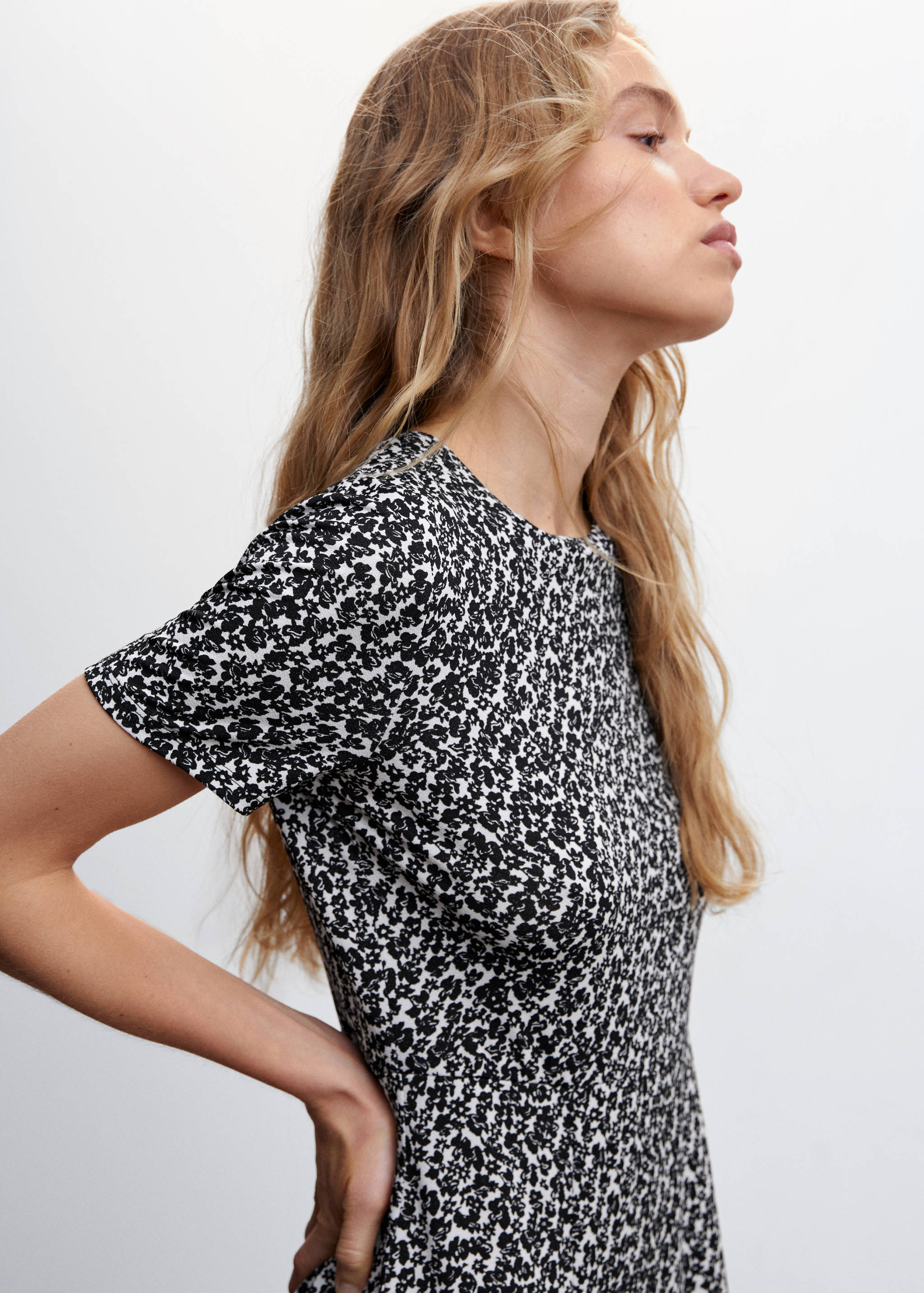 Printed cut-out detail dress - Details of the article 1