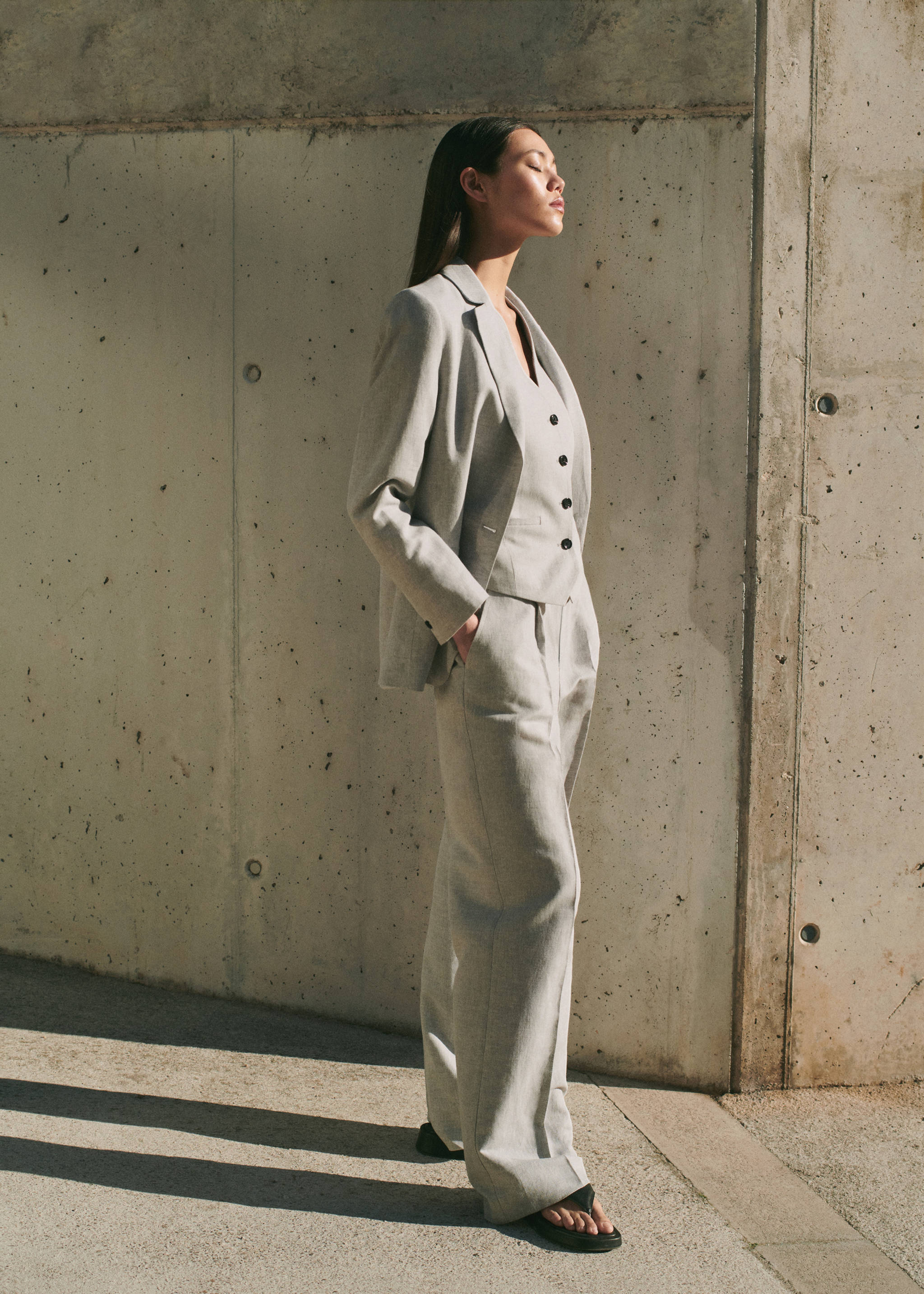 Herringbone linen suit trousers - Details of the article 7