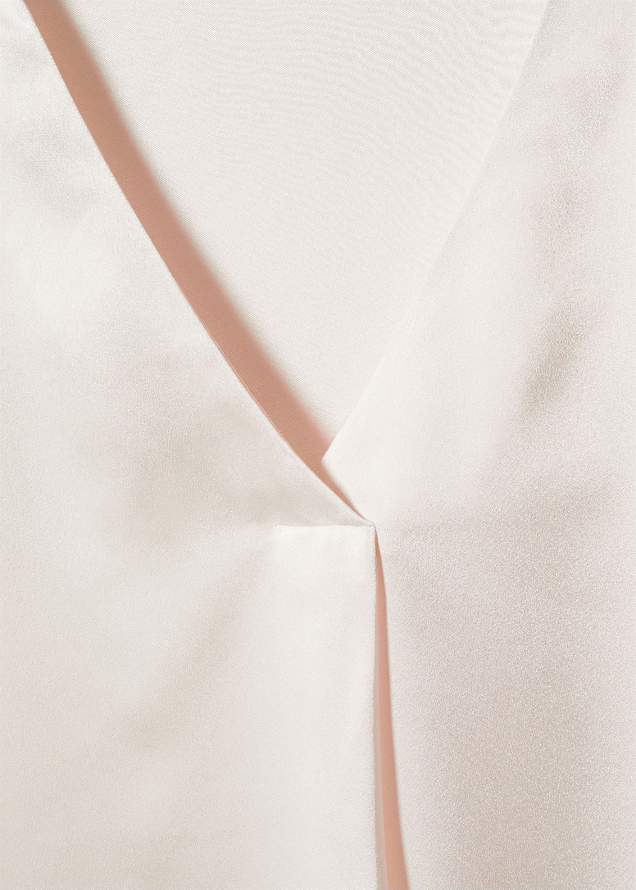 Satijnen T-shirt met V-hals - Detail van het artikel 8