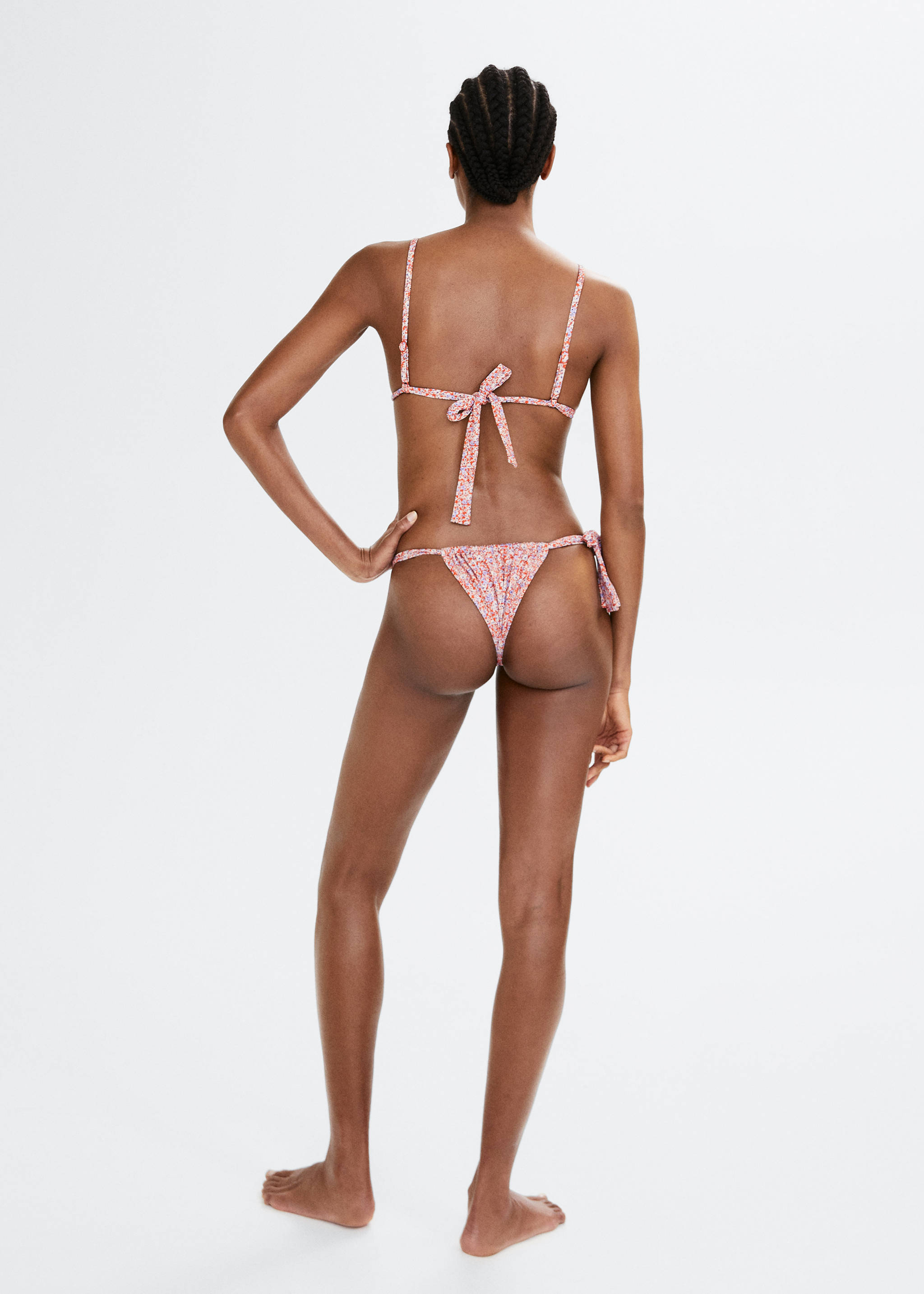 Bikinihose mit Blumenmuster - Rückseite des Artikels