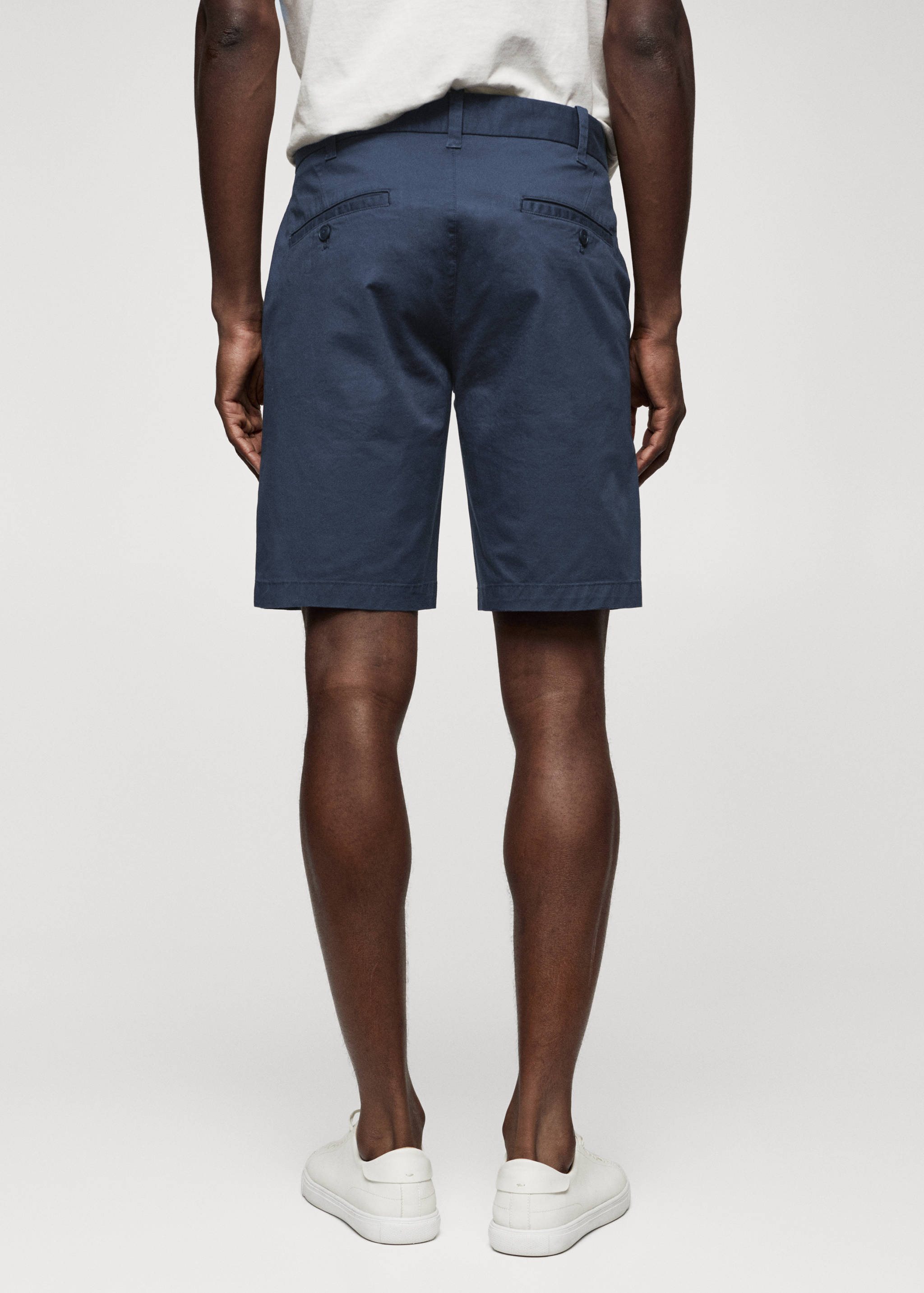 Bavlněné bermudy chino slim fit - Zadní strana zboží