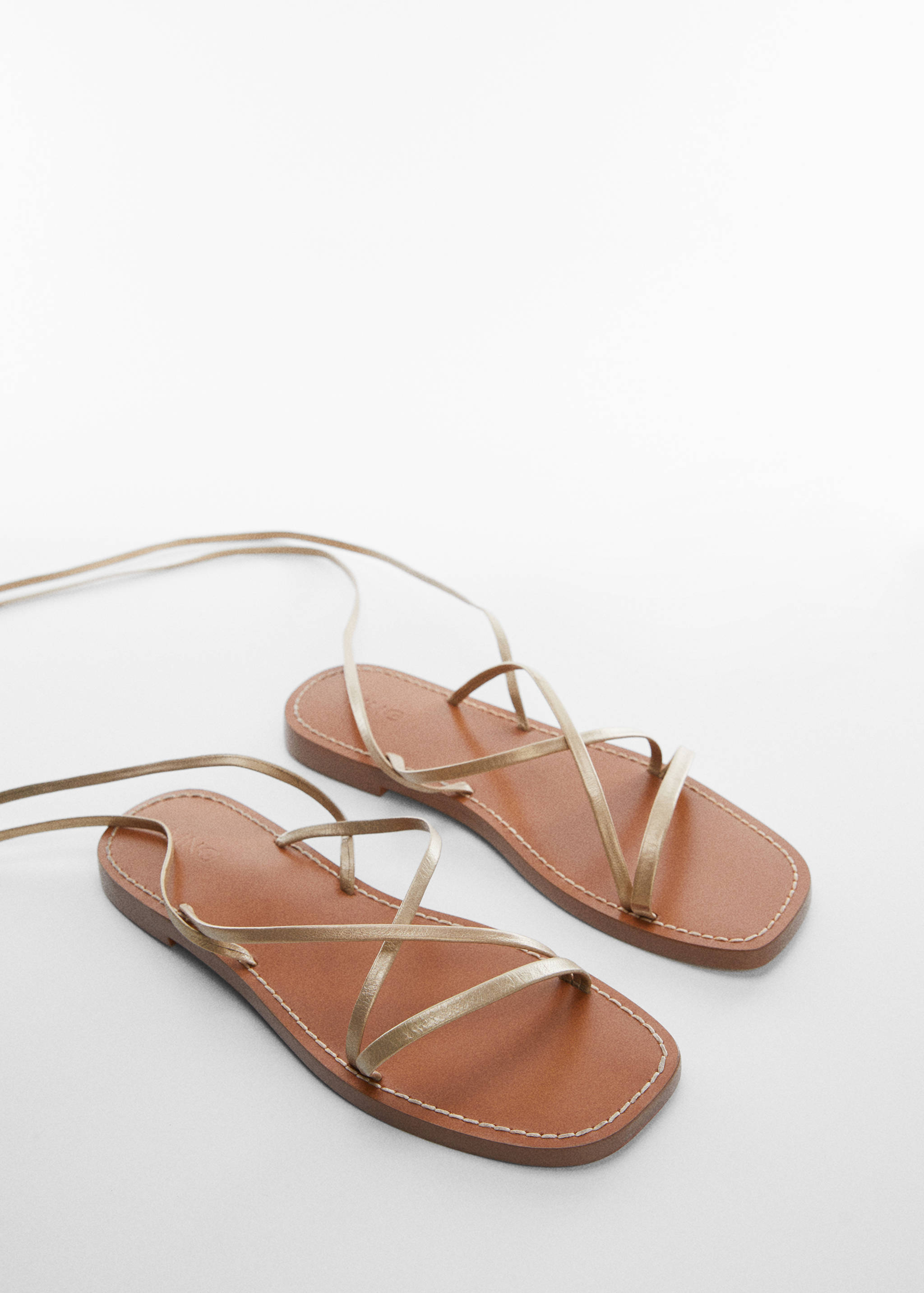 Criss-cross straps sandals - Medium plane