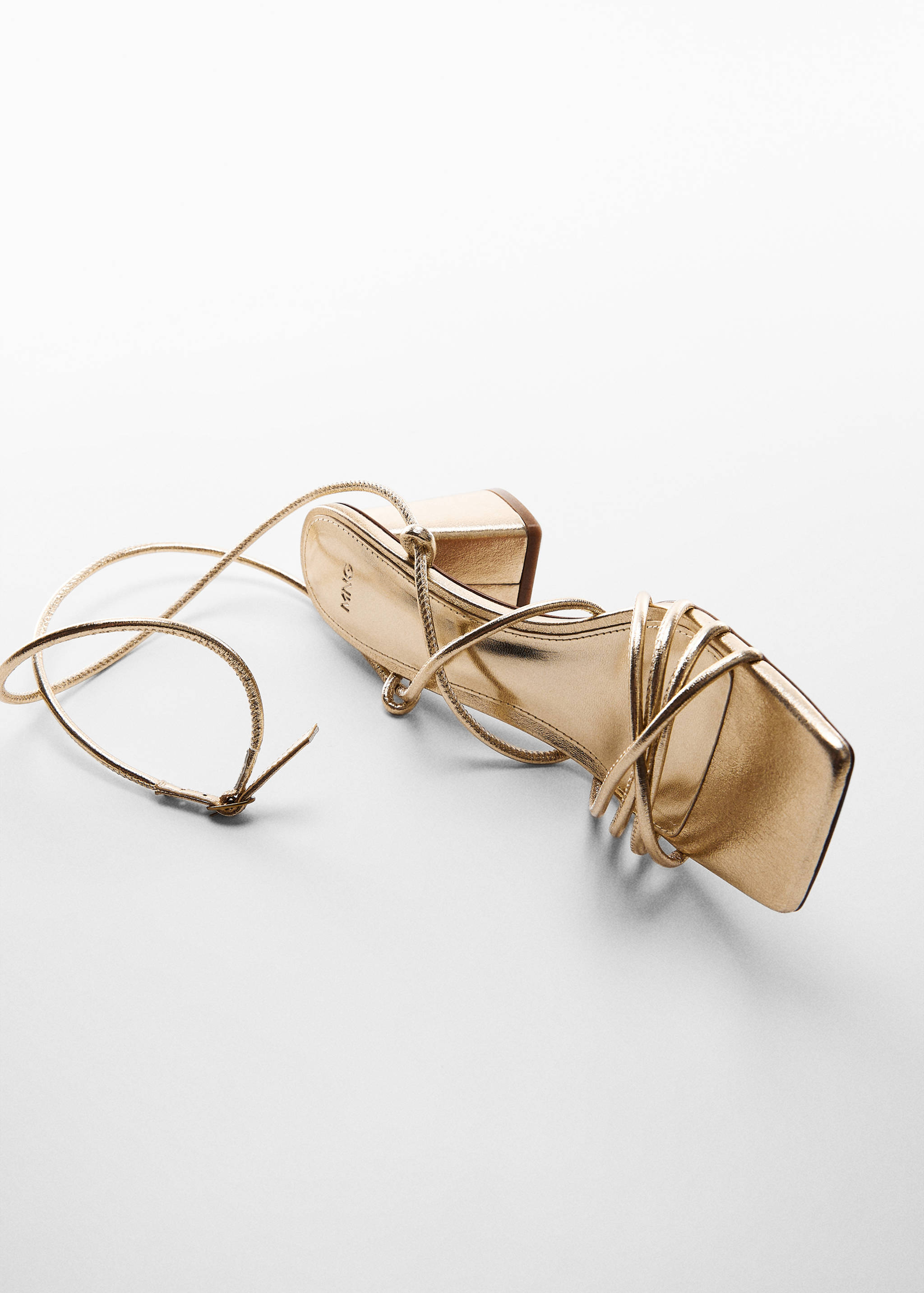 Criss-cross straps sandals - Details of the article 5