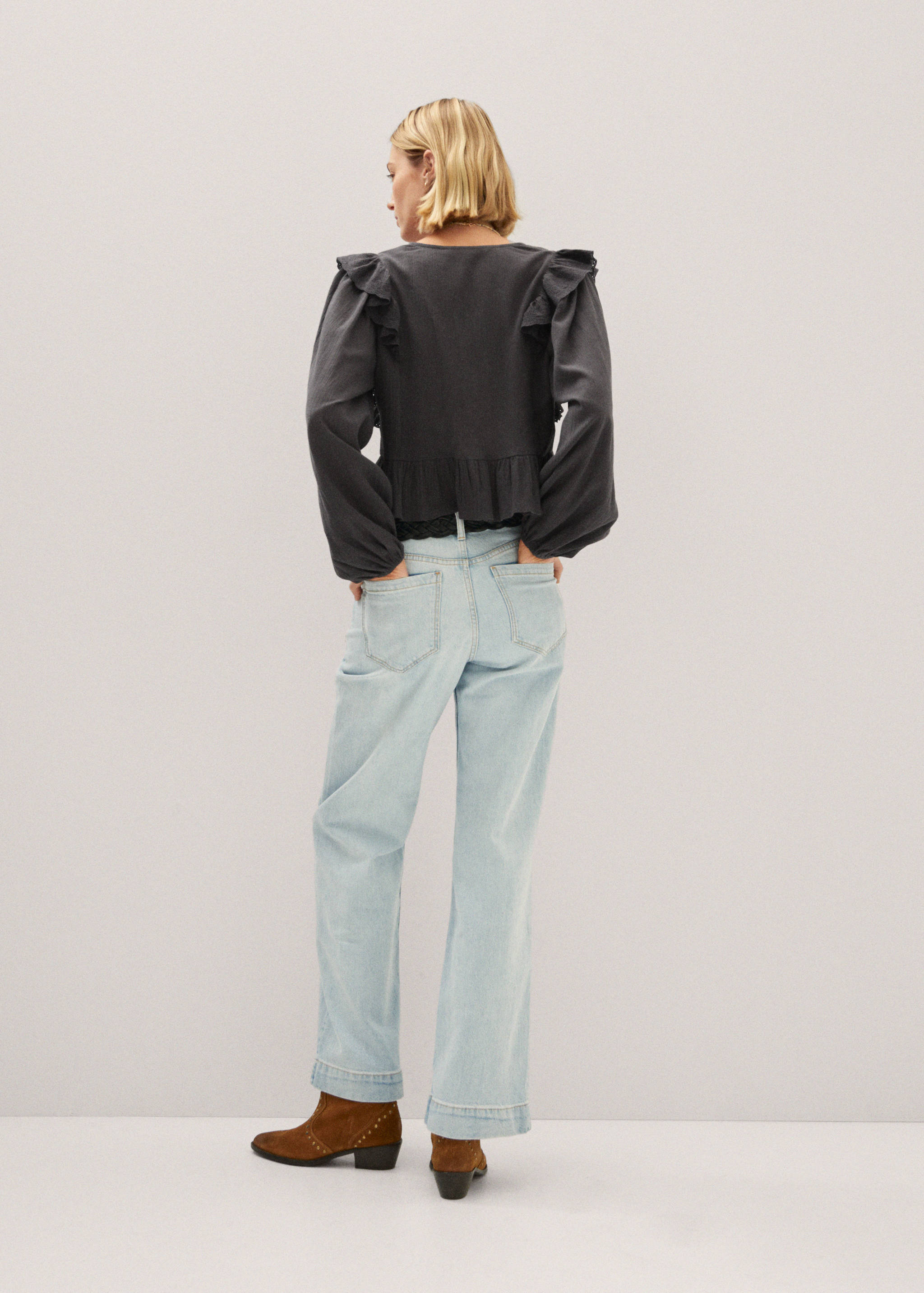 Embroidered puff-sleeve blouse - Reverse of the article