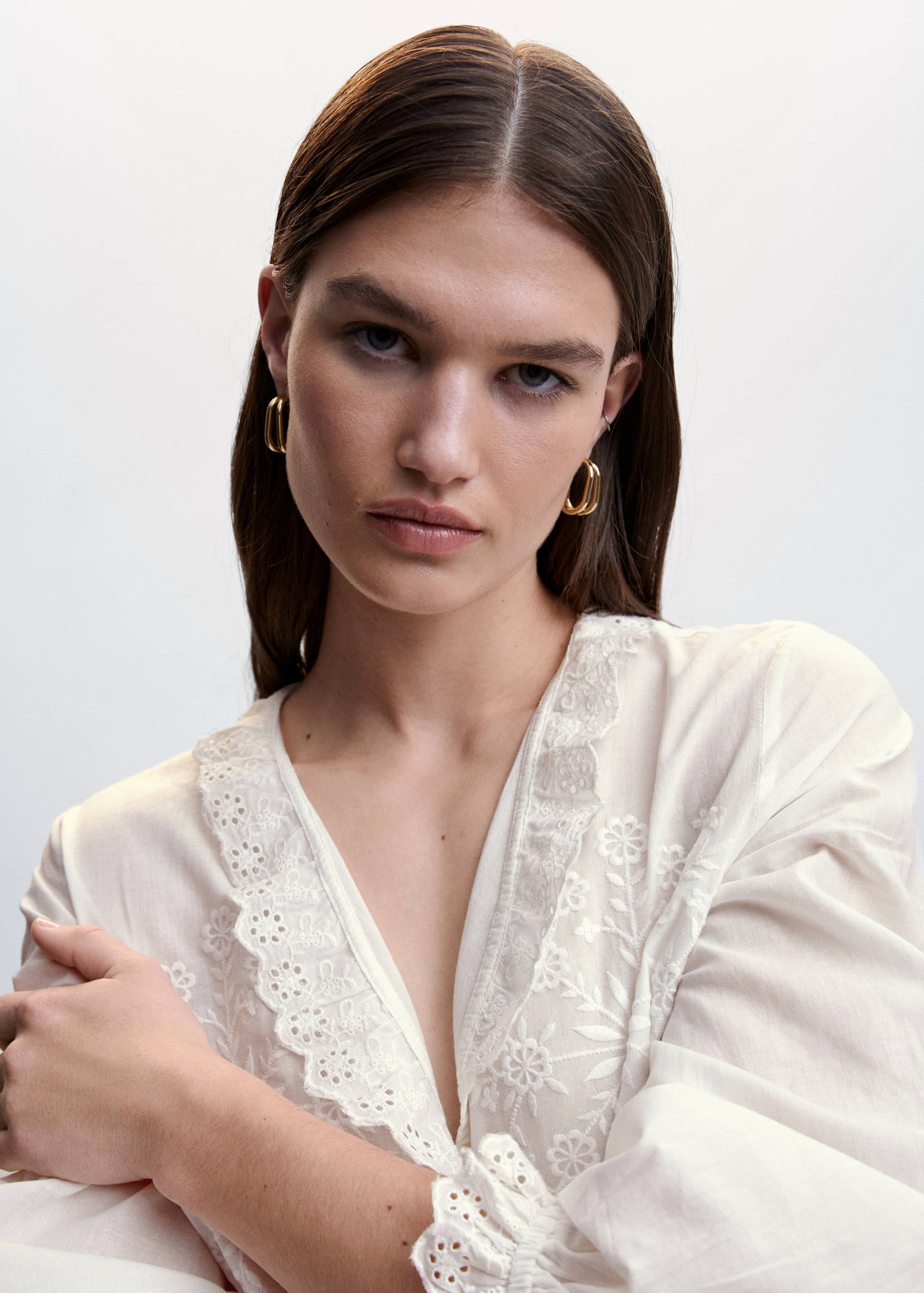 Embroidered puff-sleeve blouse - Details of the article 1