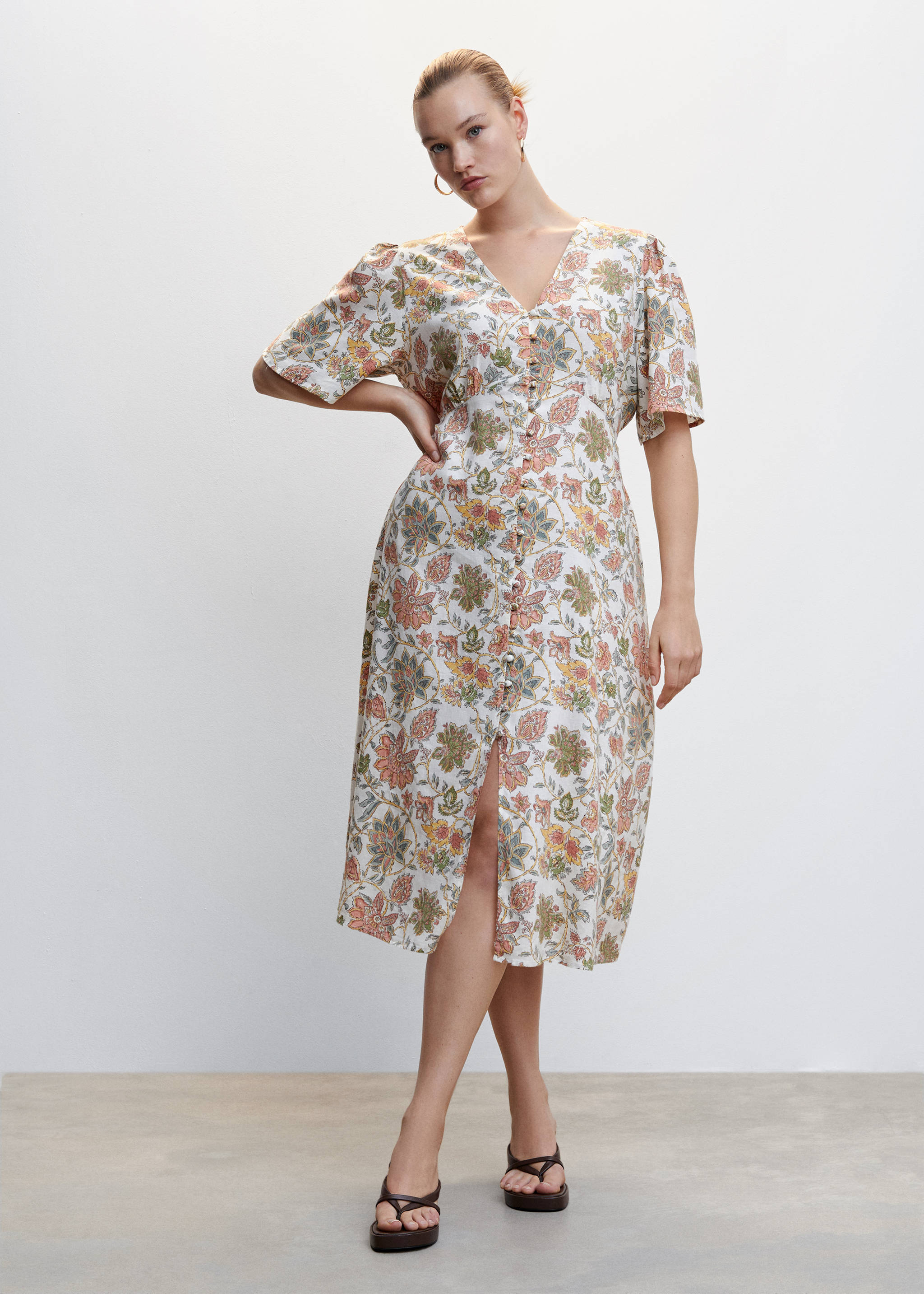 Buttoned linen-blend dress - Details of the article 3