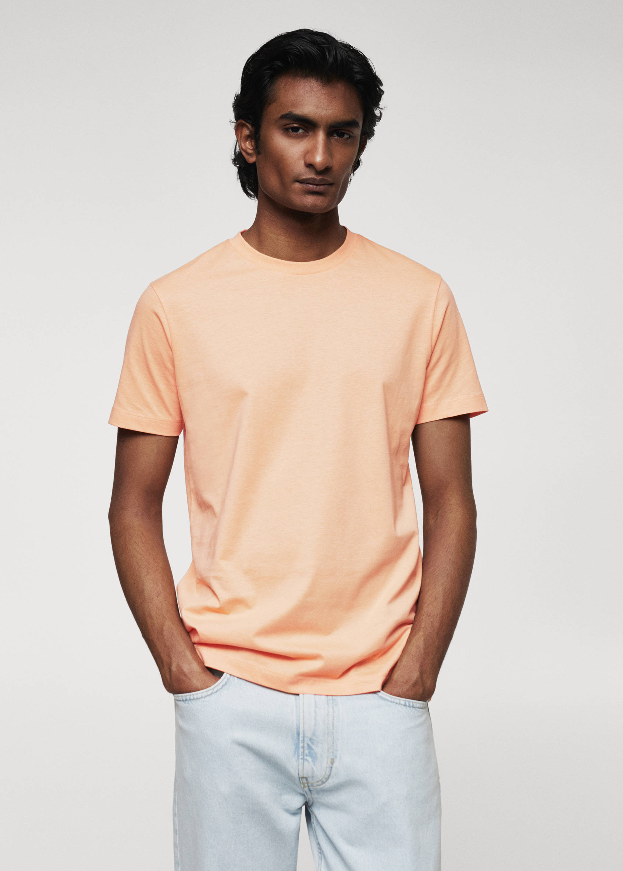 Camiseta 100% algodón  - Plano medio