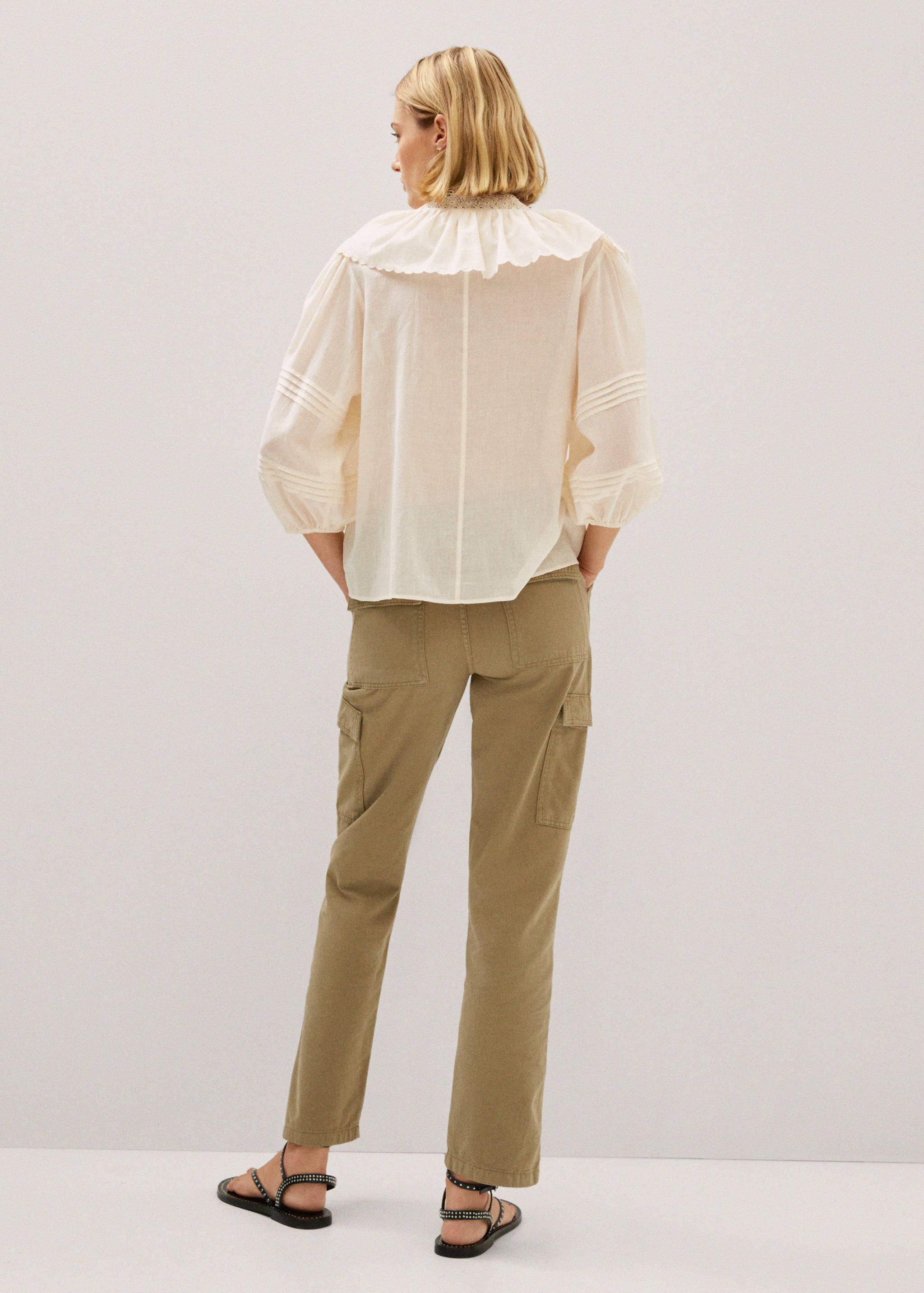 Ruffled puff sleeves blouse - Reverse of the article