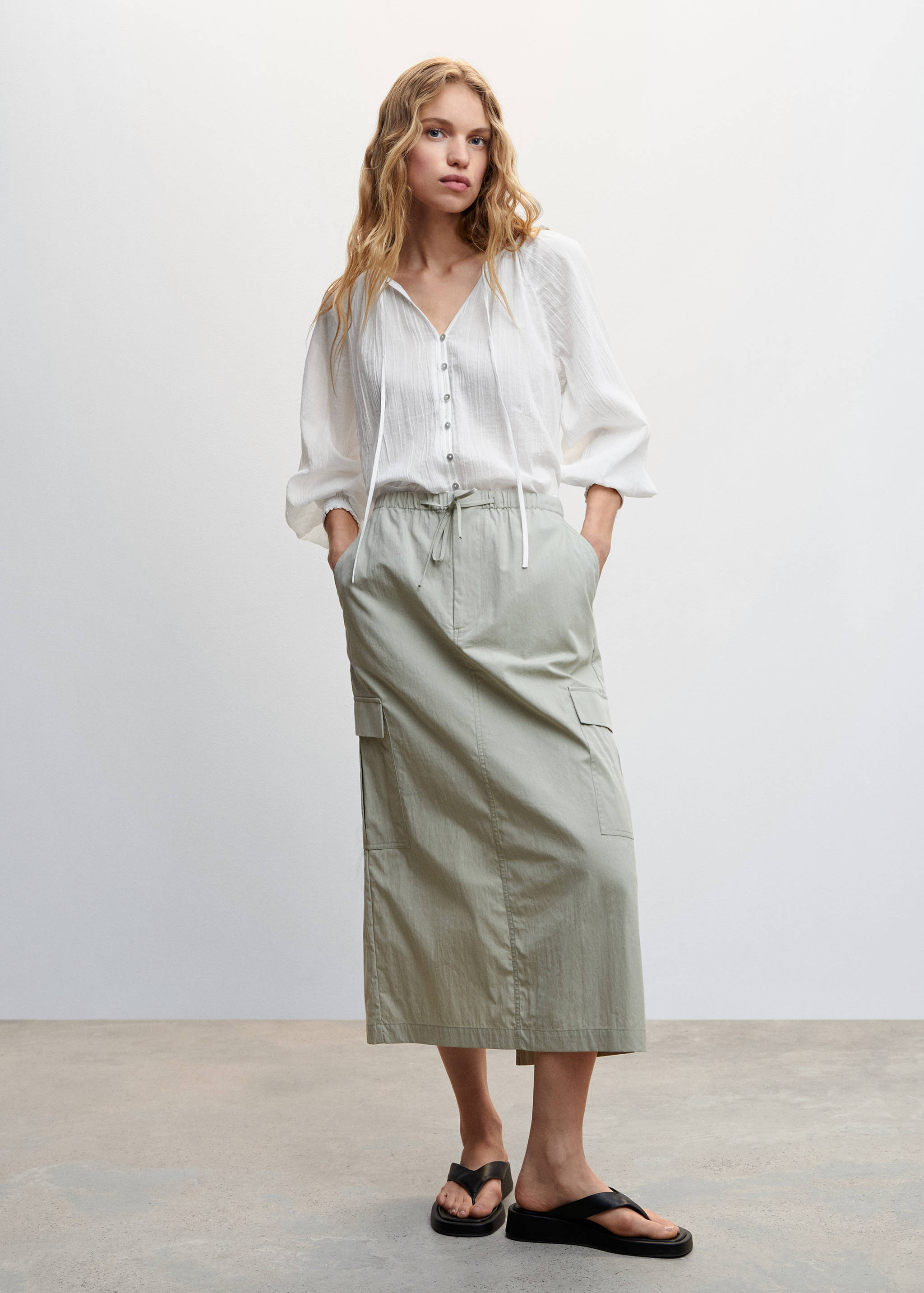 Buttoned textured blouse - General plane