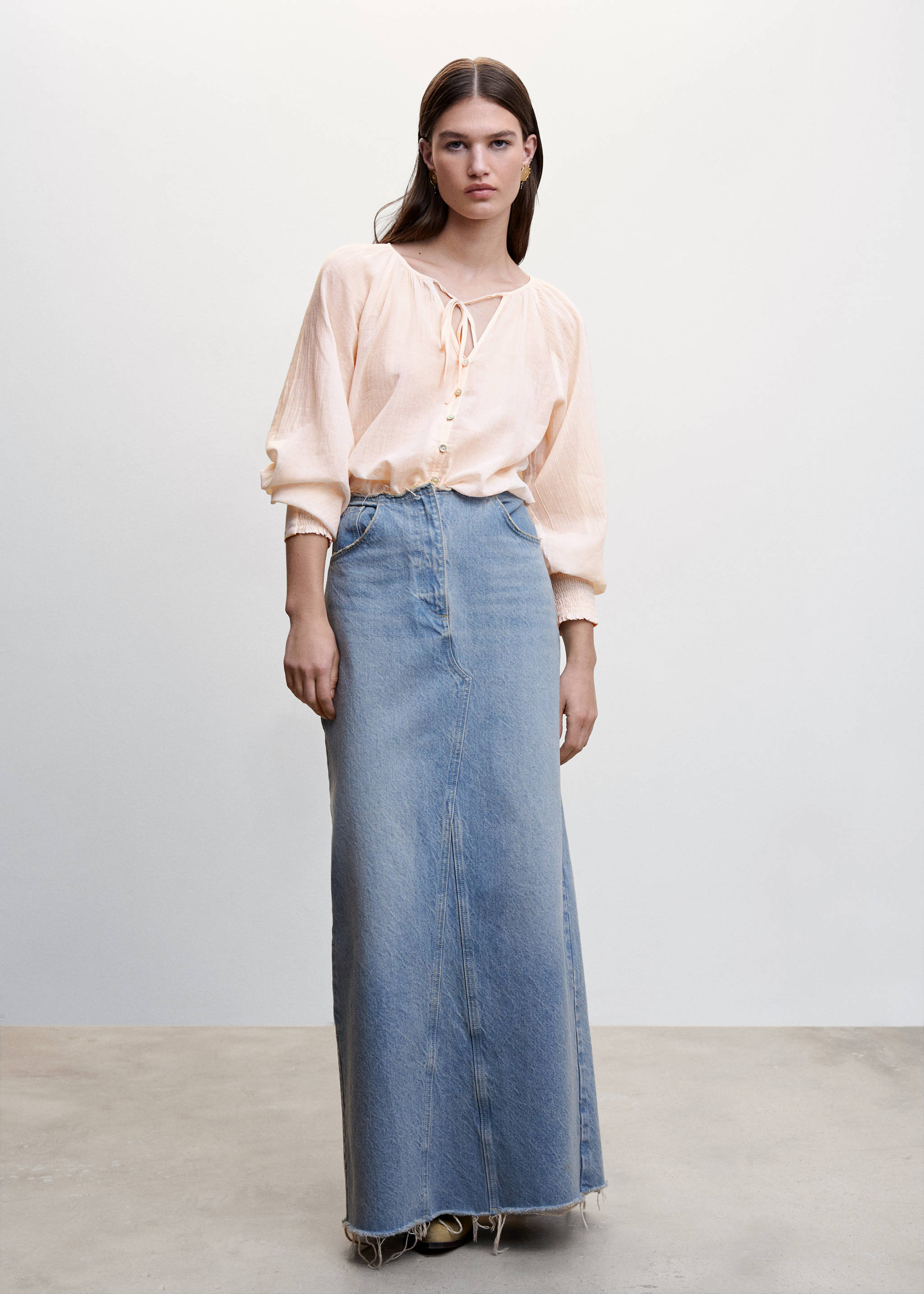 Buttoned textured blouse - General plane