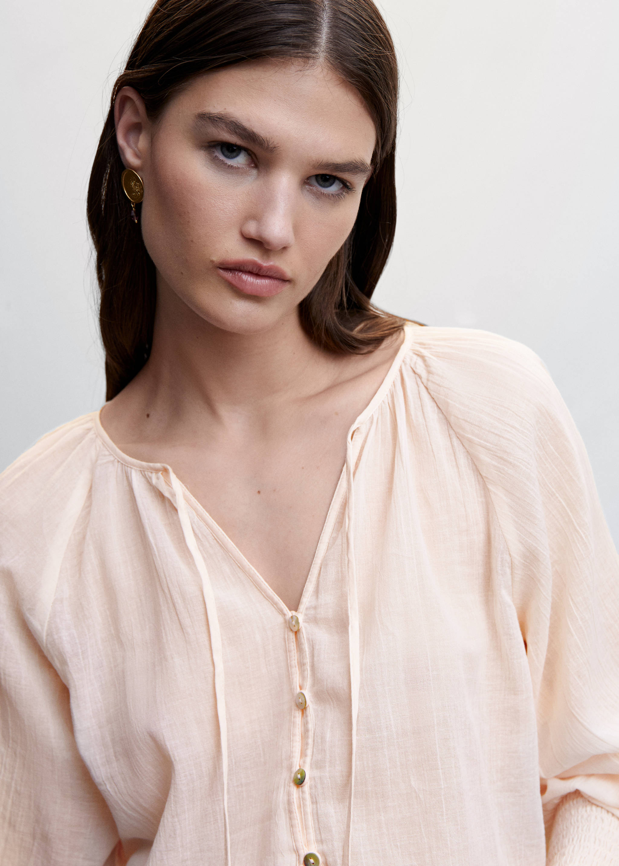 Buttoned textured blouse - Details of the article 1