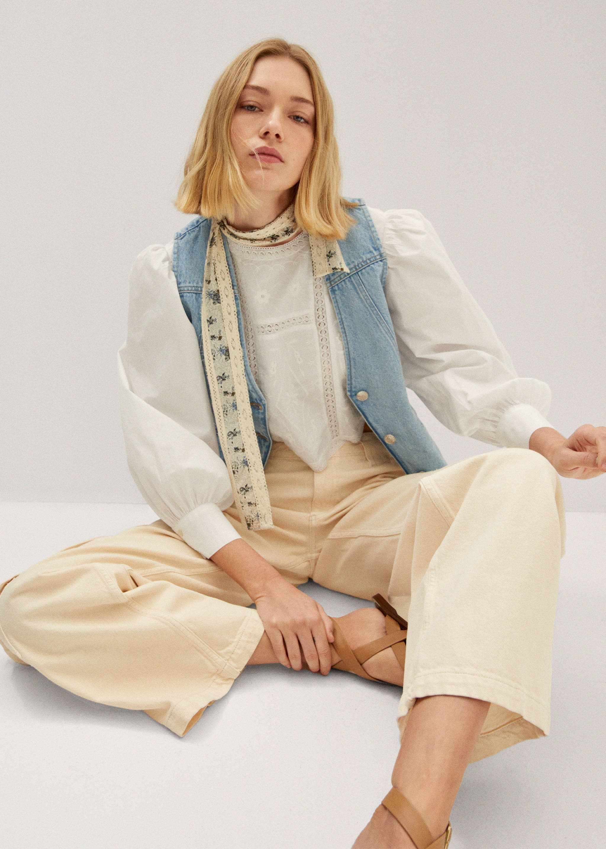 Geborduurde blouse met pofmouwen - Detail van het artikel 2