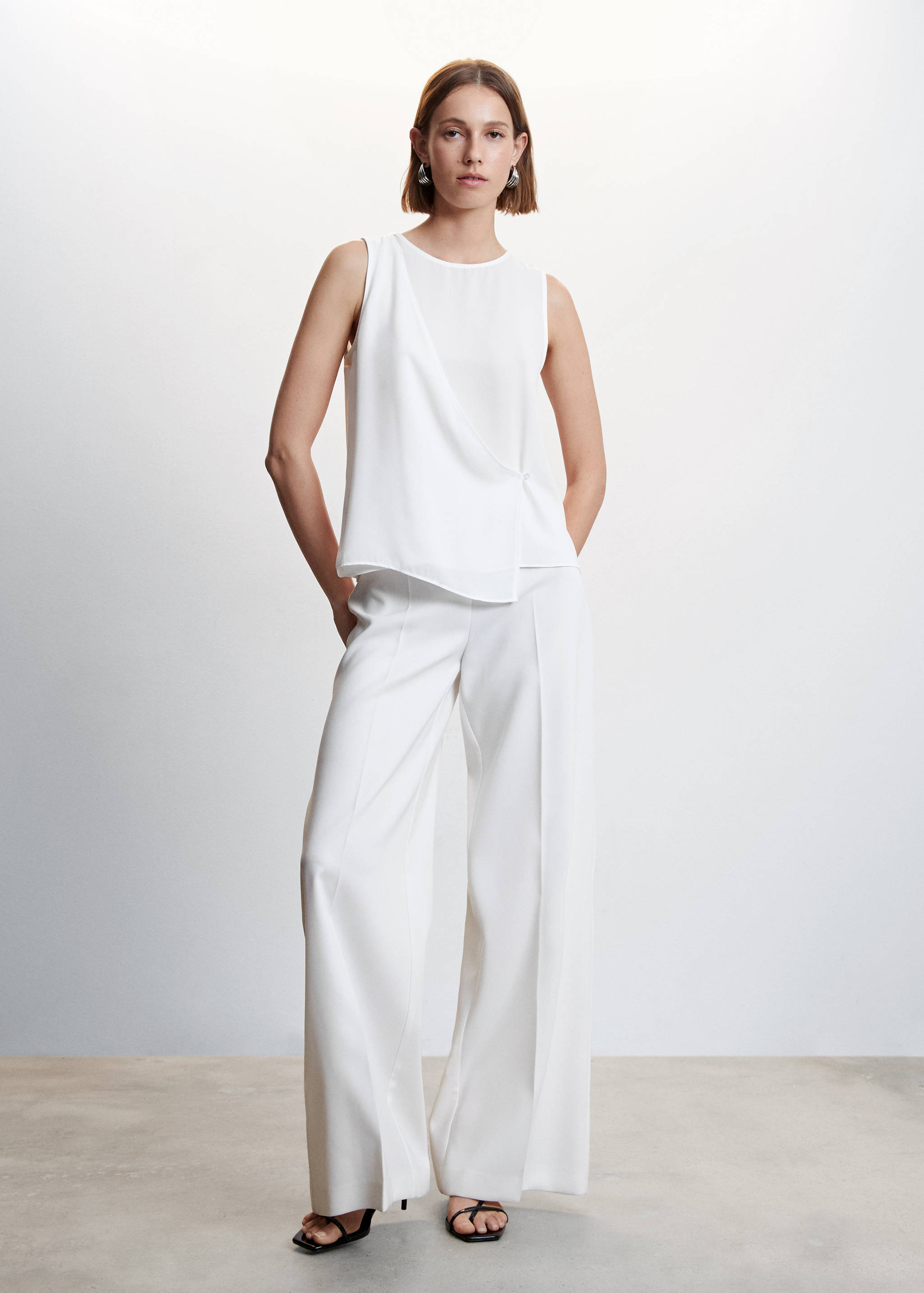 Wrap blouse with button - General plane