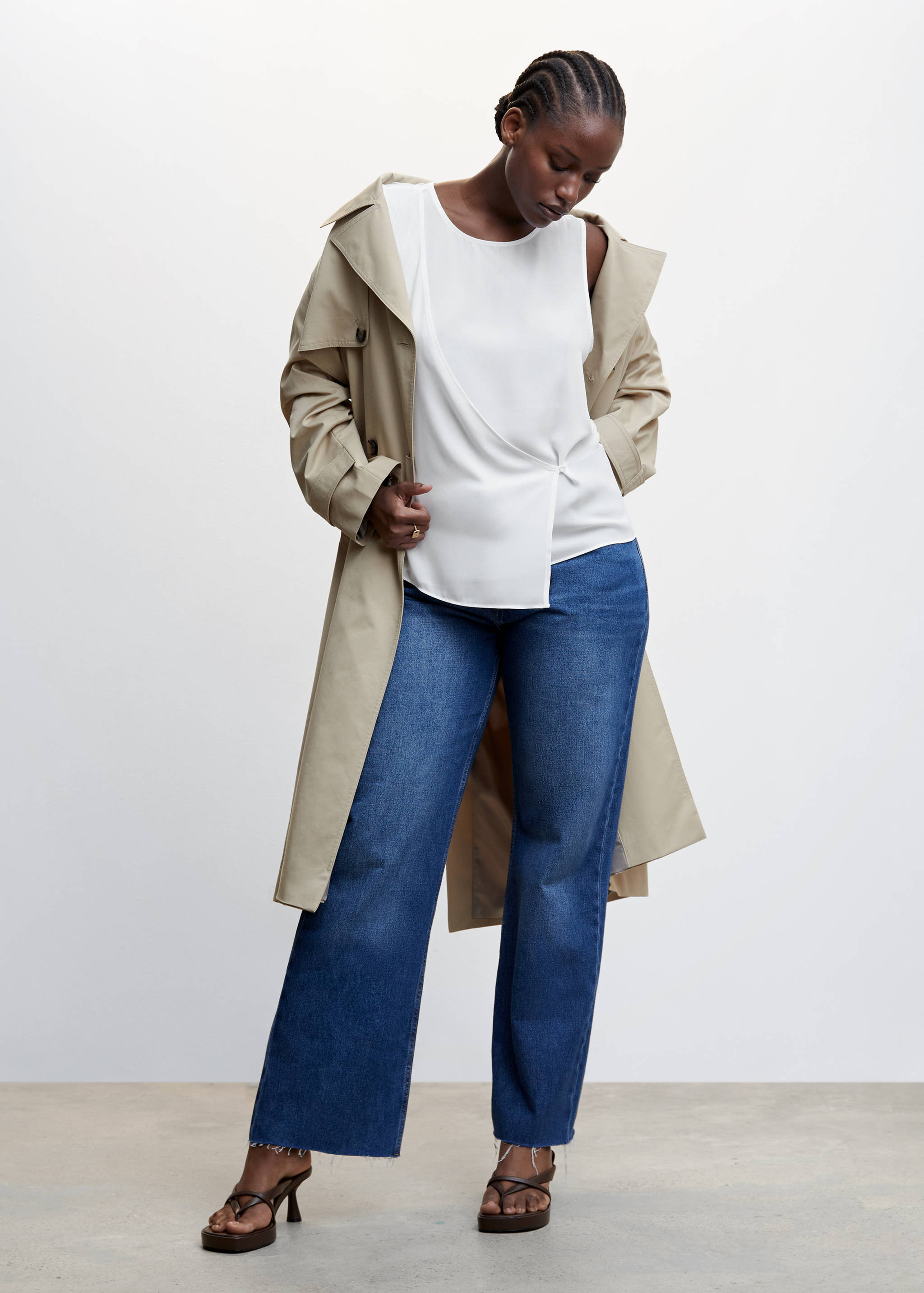 Wrap blouse with button - Details of the article 3