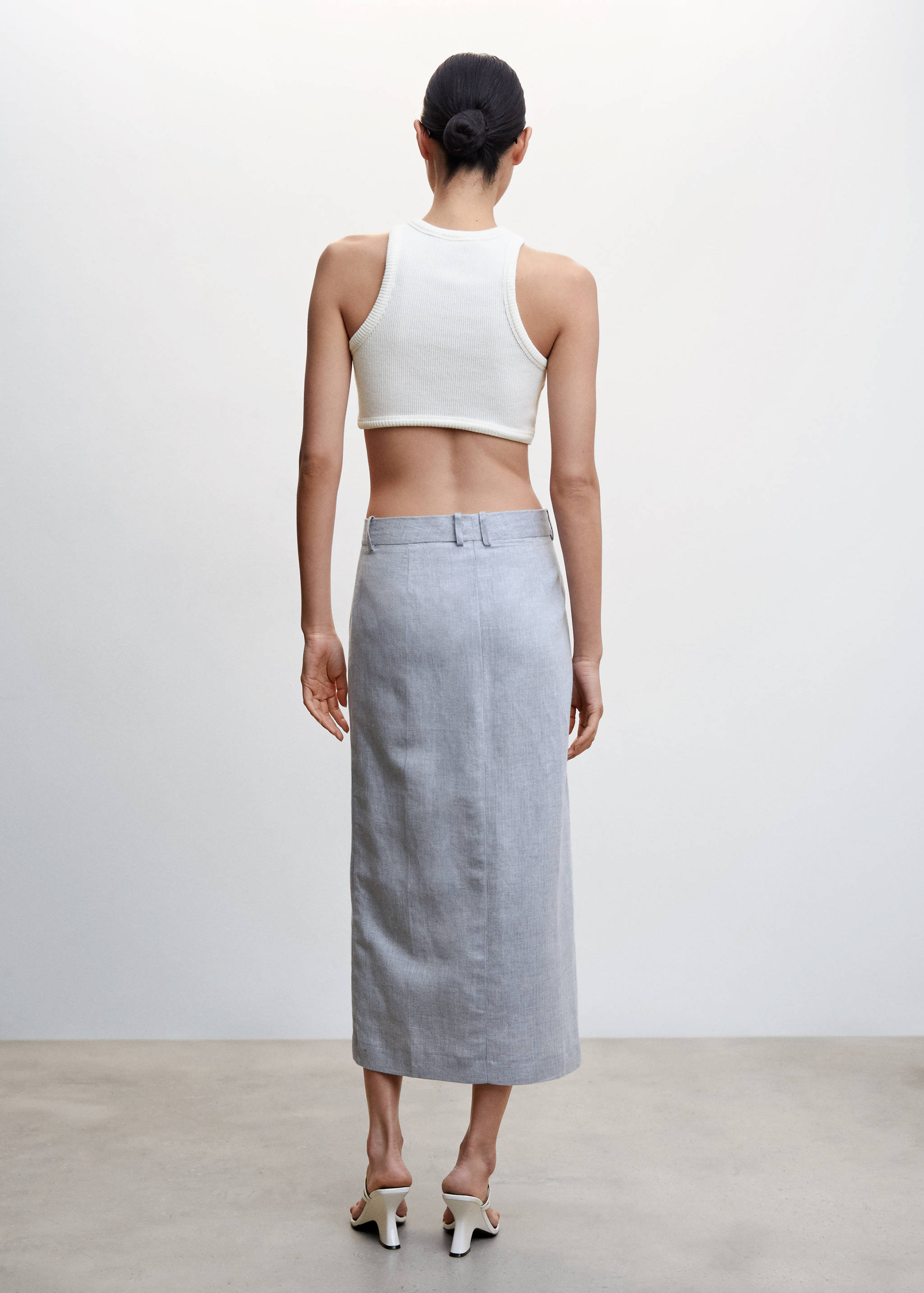 Linen skirt with slit - Reverse of the article