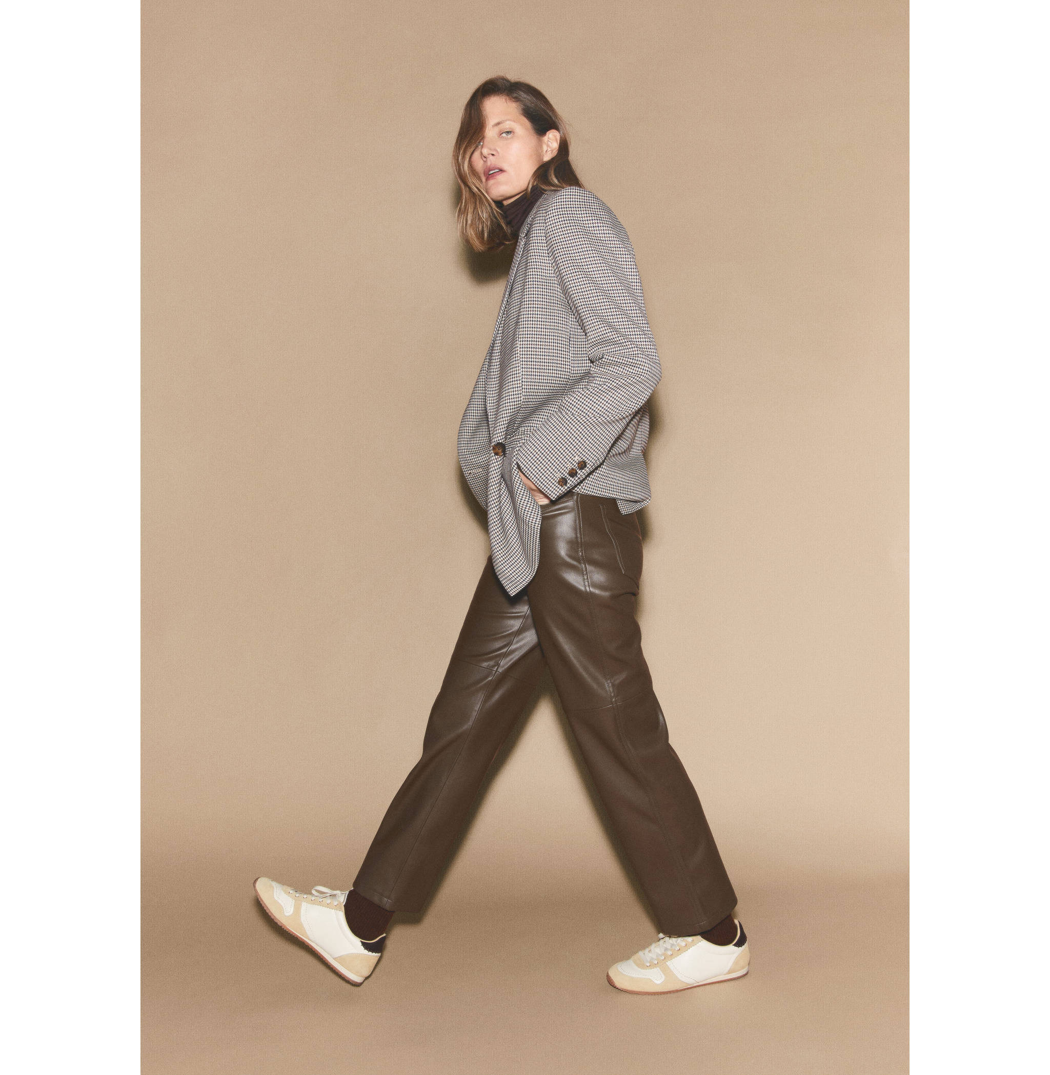 Straight-leg faux-leather trousers - Details of the article 7