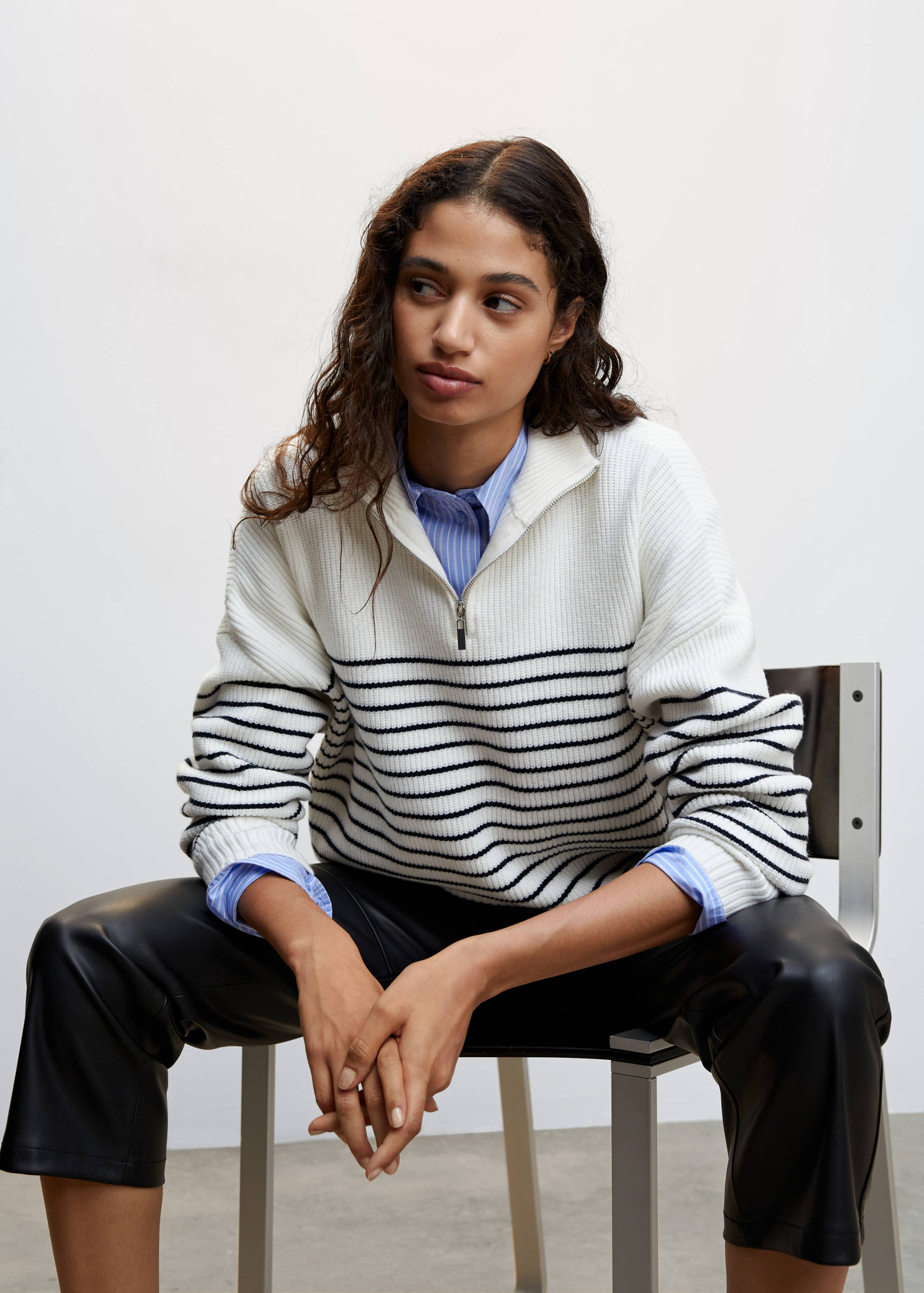 Straight-leg faux-leather trousers - Details of the article 2