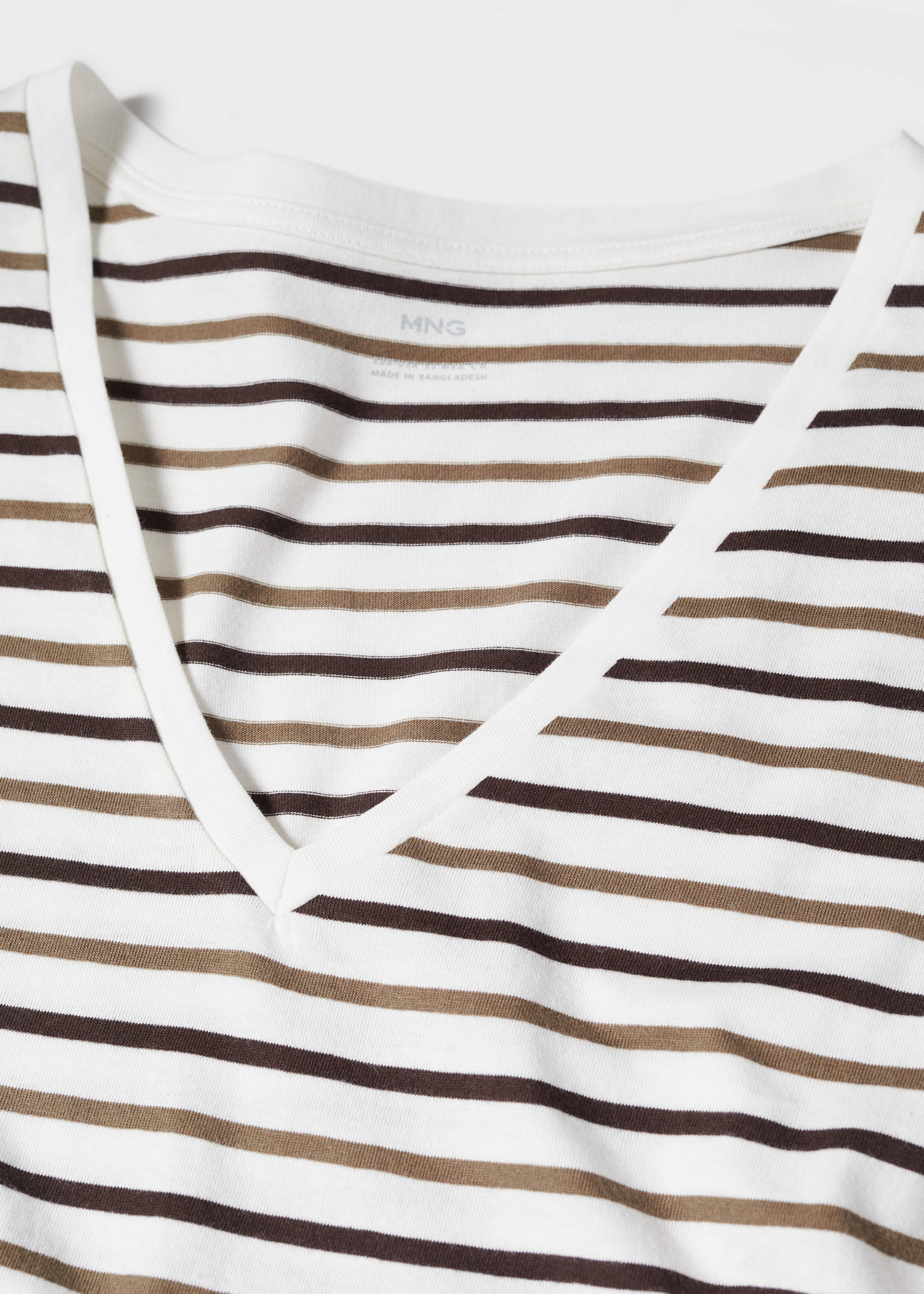 V-neck cotton T-shirt - Details of the article 8