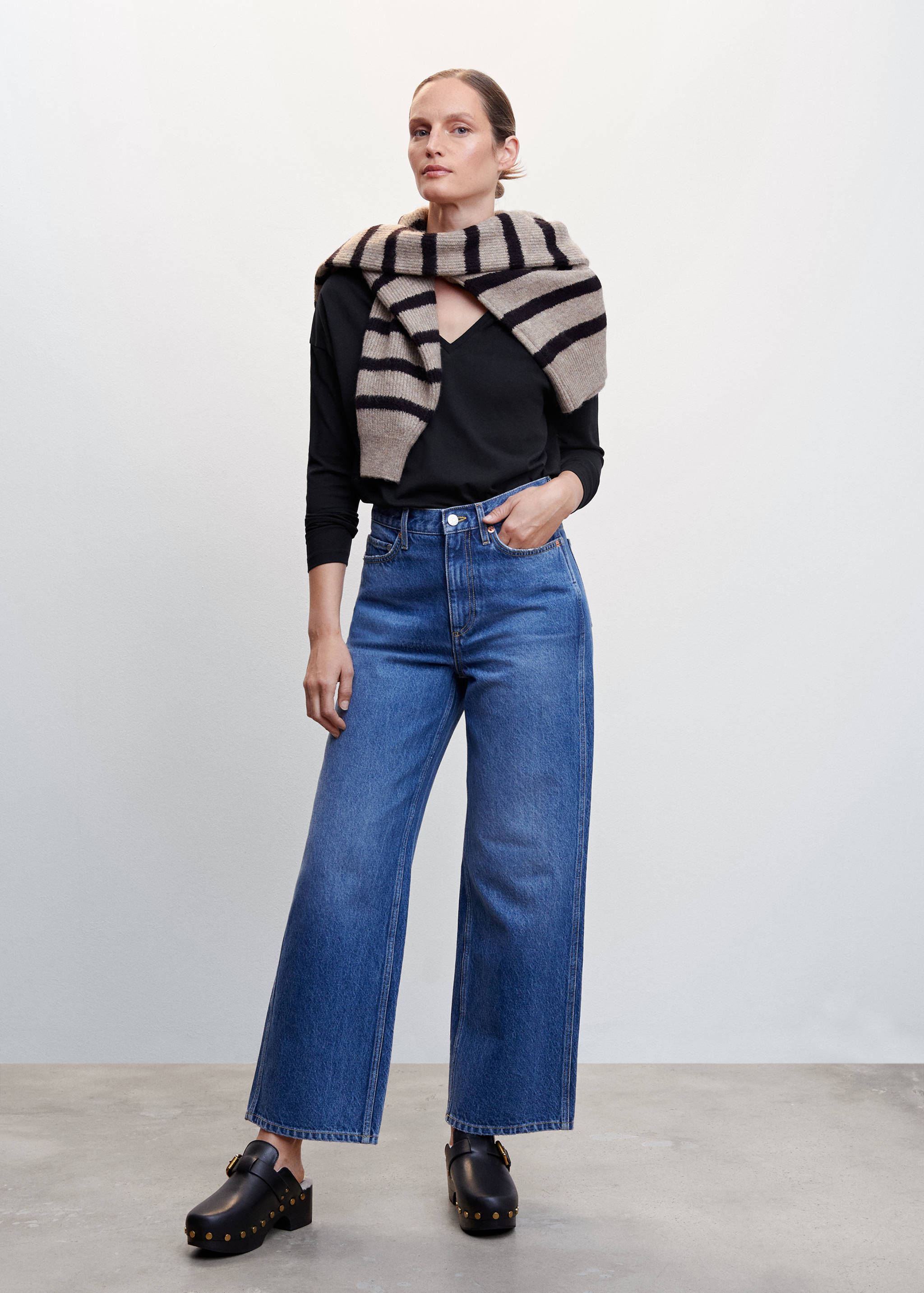 V-neck cotton T-shirt - General plane