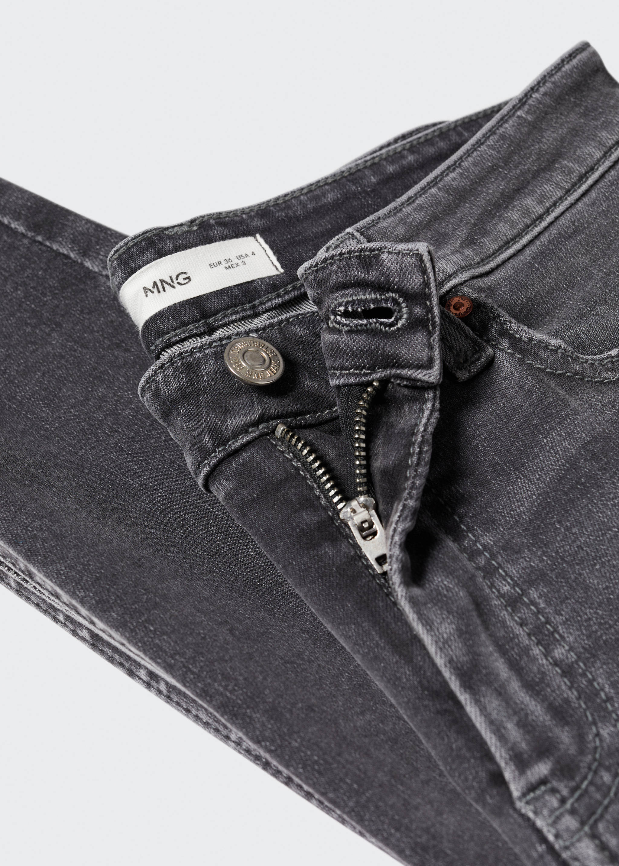 Skinny cropped jeans - Details of the article 8