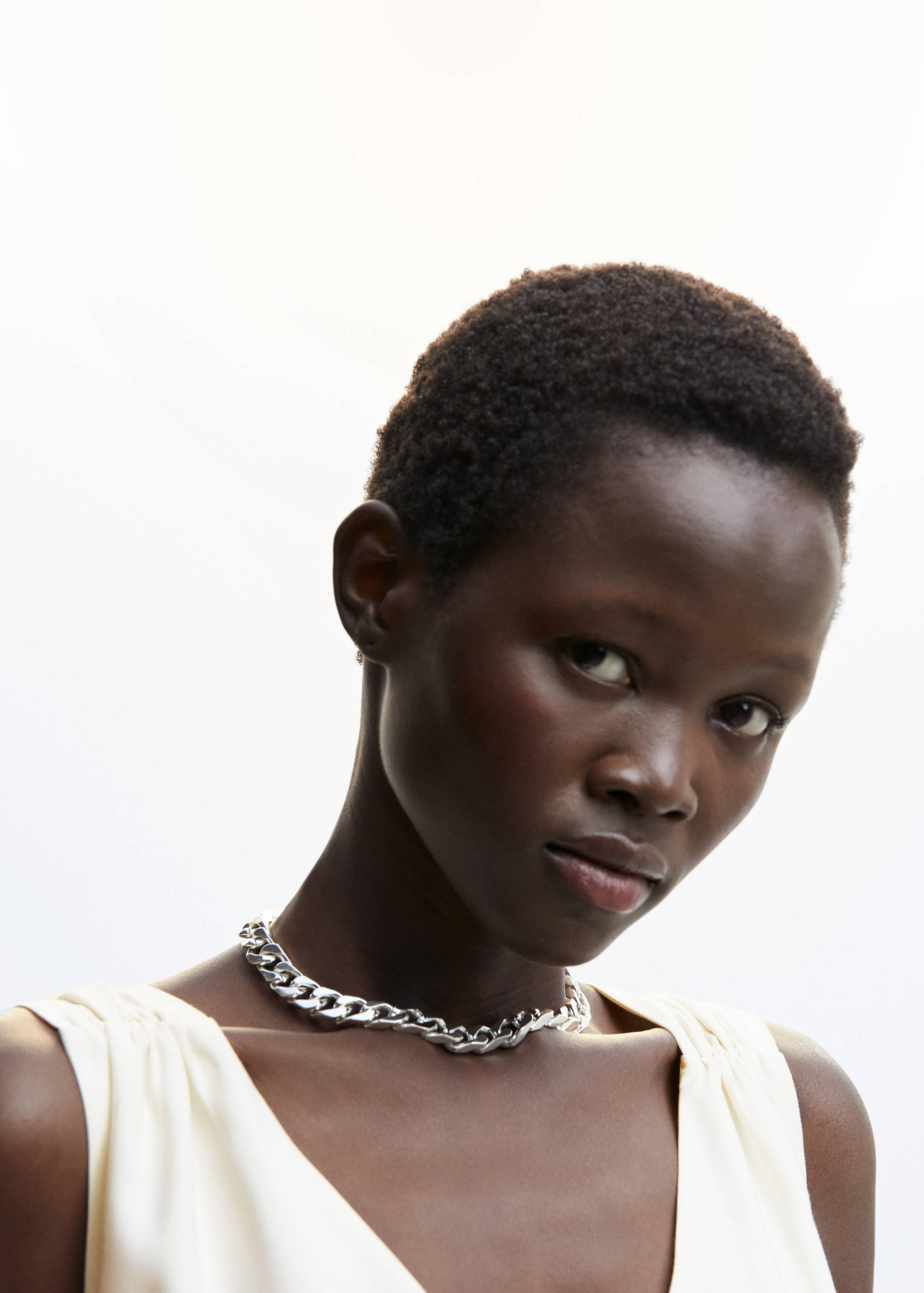 Kurzer Jumpsuit mit Wickeldesign - Detail des Artikels 1