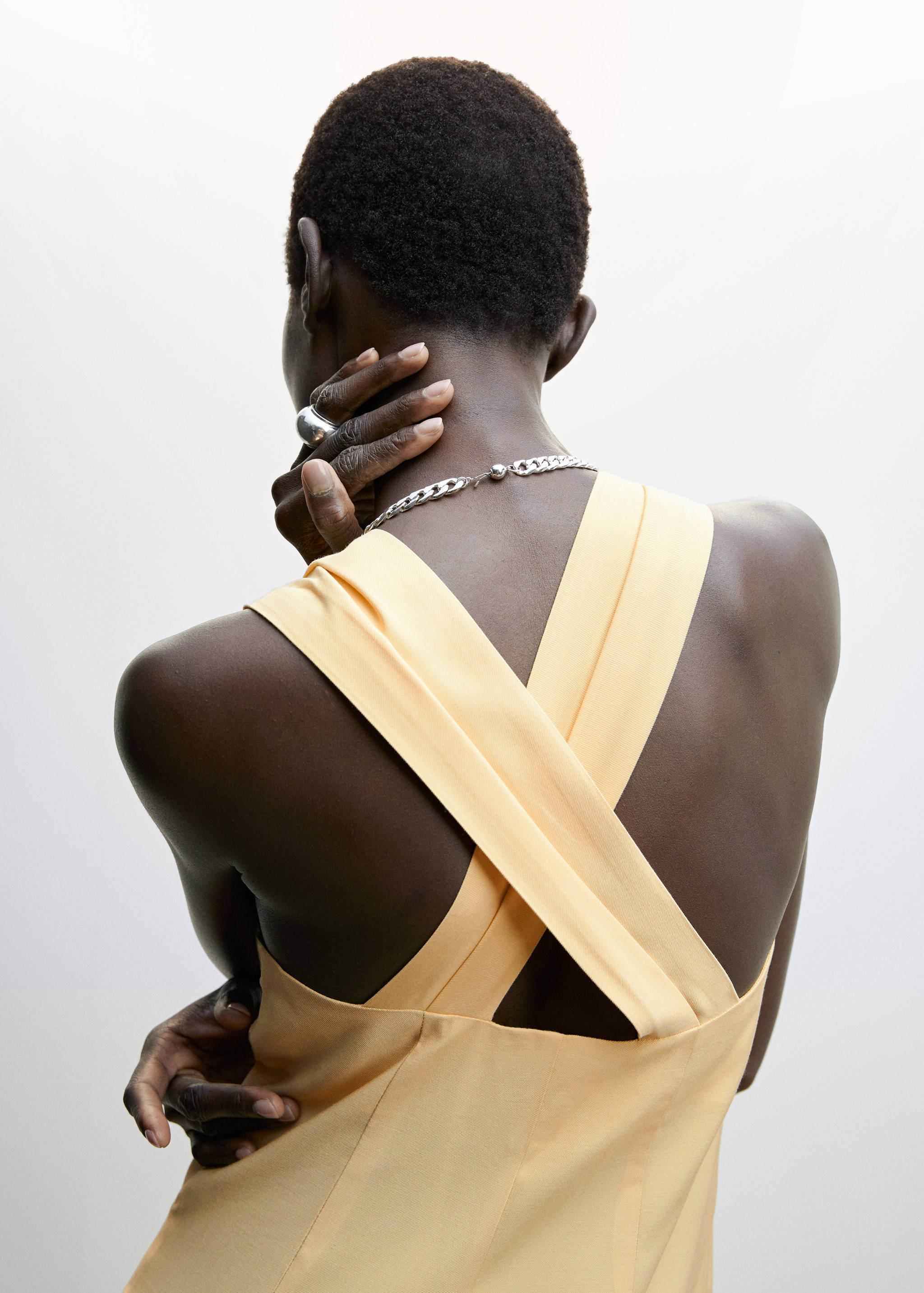 Kurzer Jumpsuit mit Wickeldesign - Detail des Artikels 6