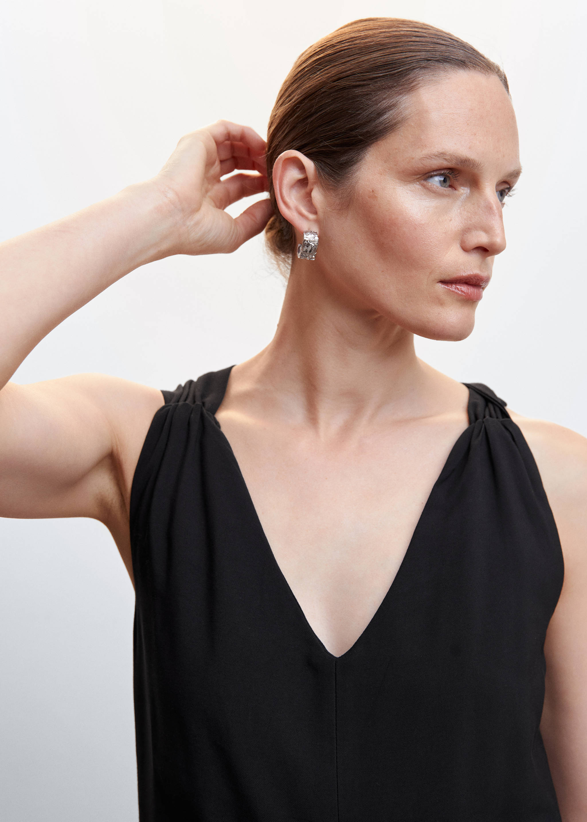 Kurzer Jumpsuit mit Wickeldesign - Detail des Artikels 6