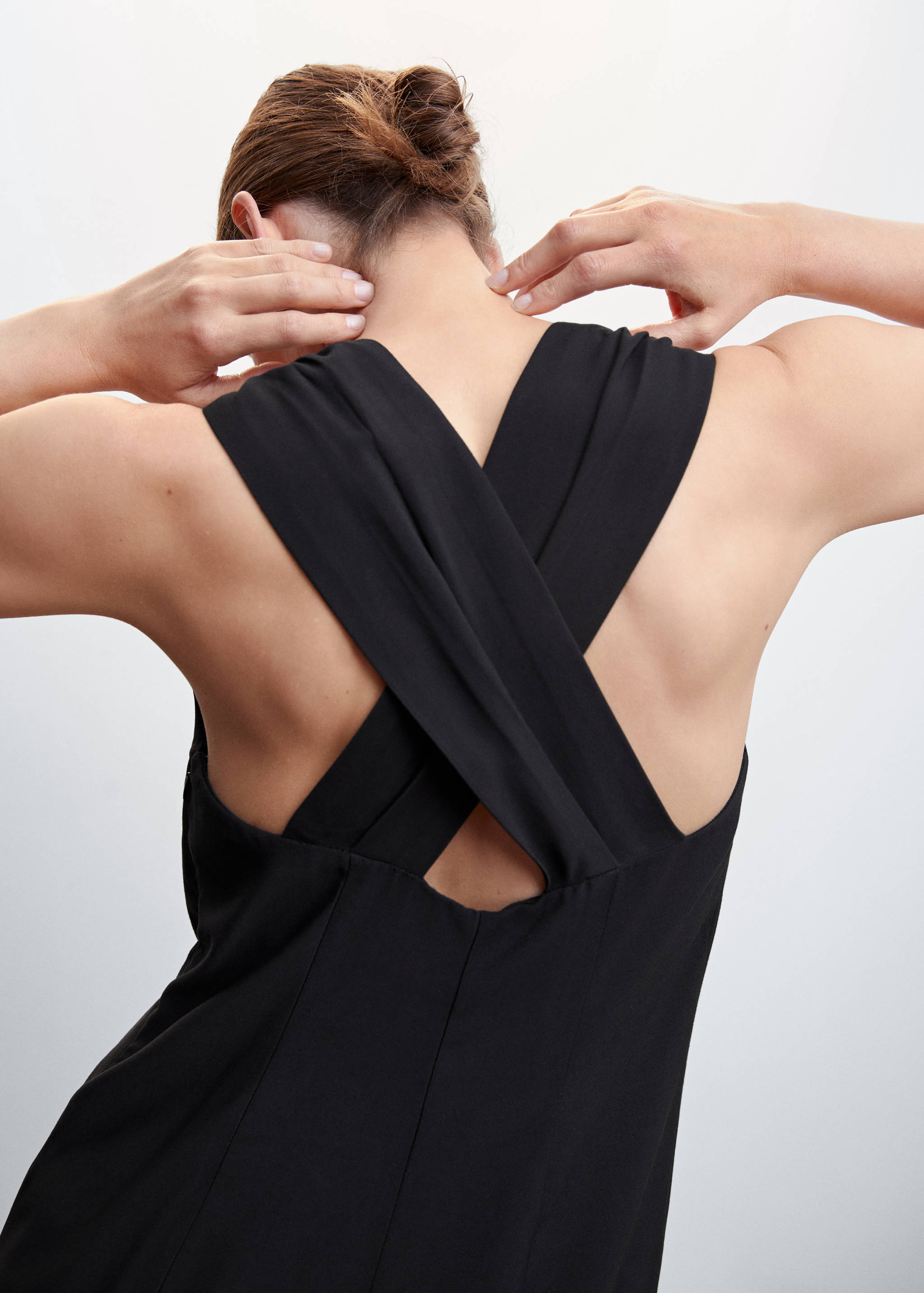 Kurzer Jumpsuit mit Wickeldesign - Detail des Artikels 2