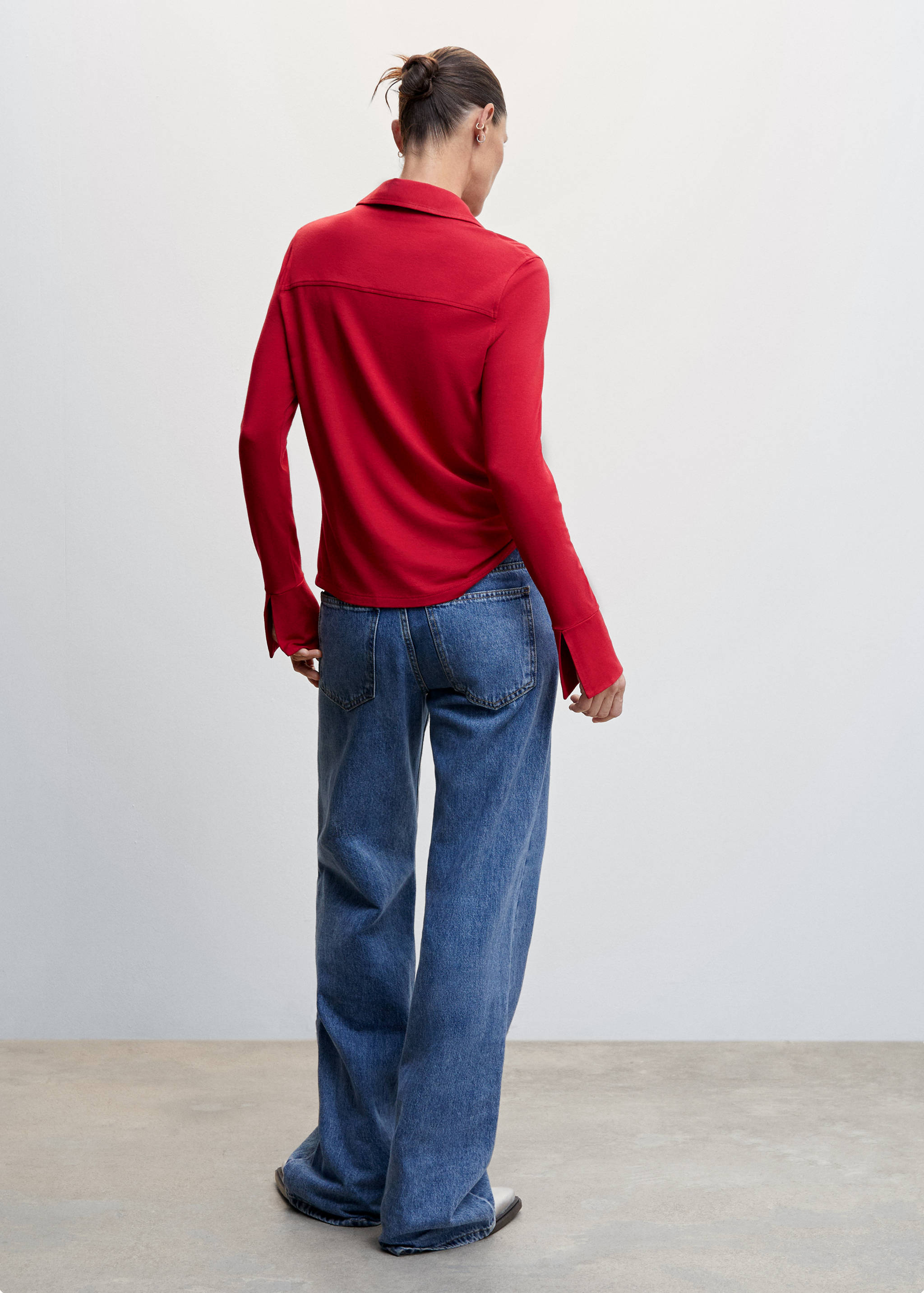 Fließende Bluse mit Knöpfen - Rückseite des Artikels