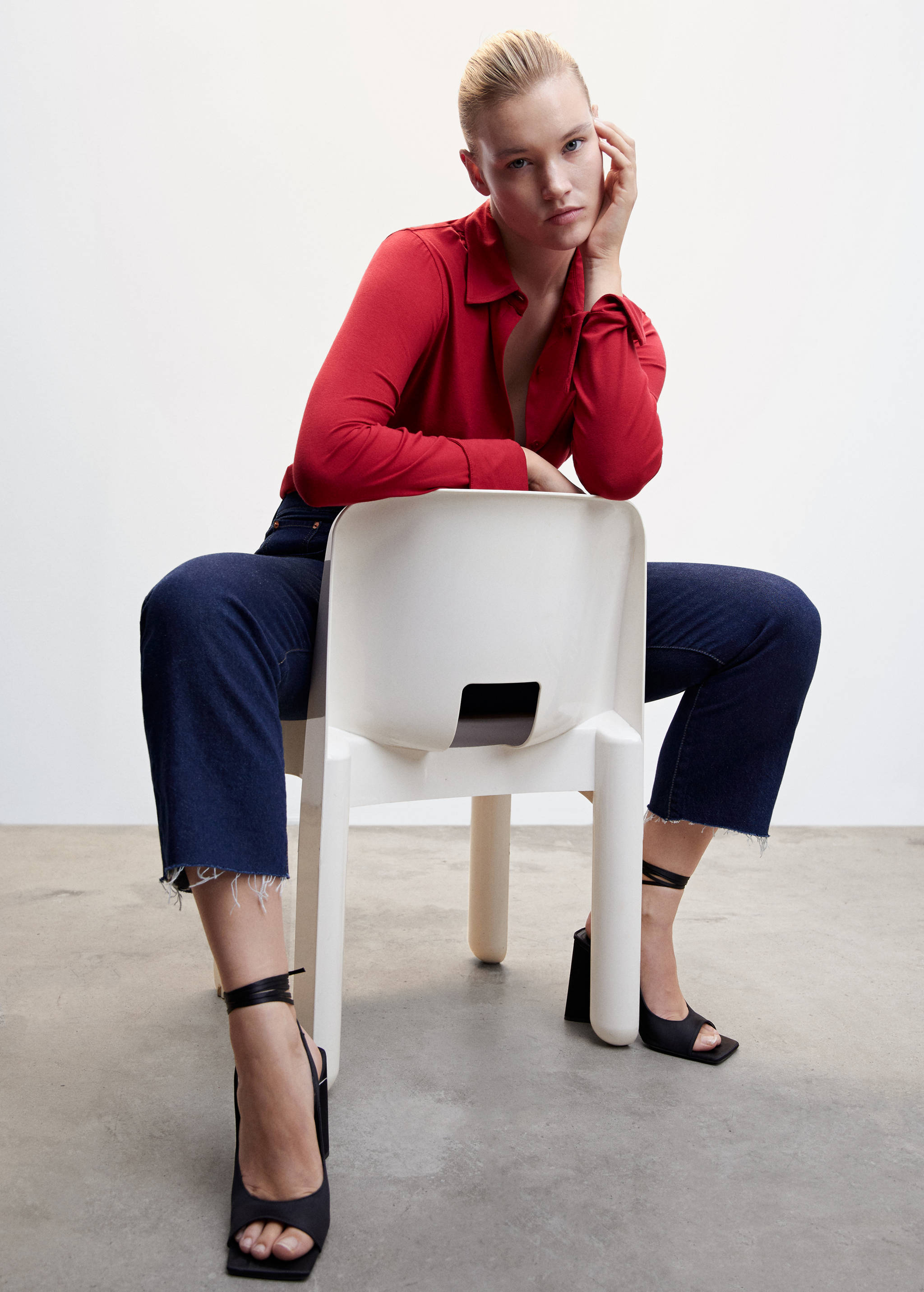 Fließende Bluse mit Knöpfen - Detail des Artikels 4